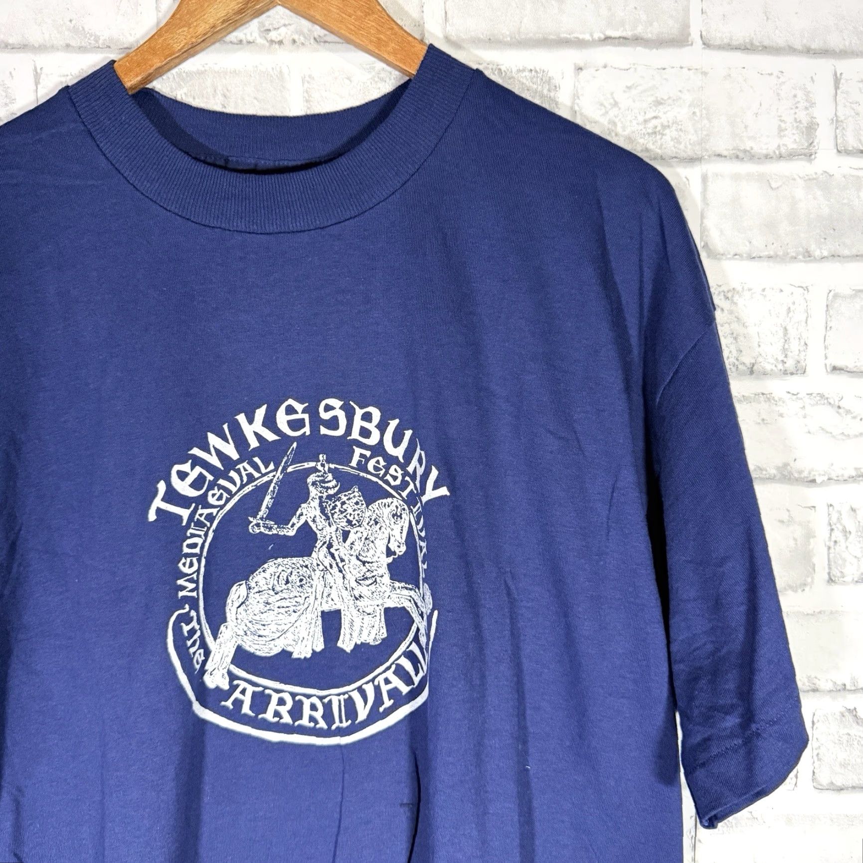 Vintage VINTAGE Screen Stars Best Graphic Tee XL Blue Medieval Festival Single Stitch USA Mens Size US XL / EU 56 / 4 - 2 Thumbnail
