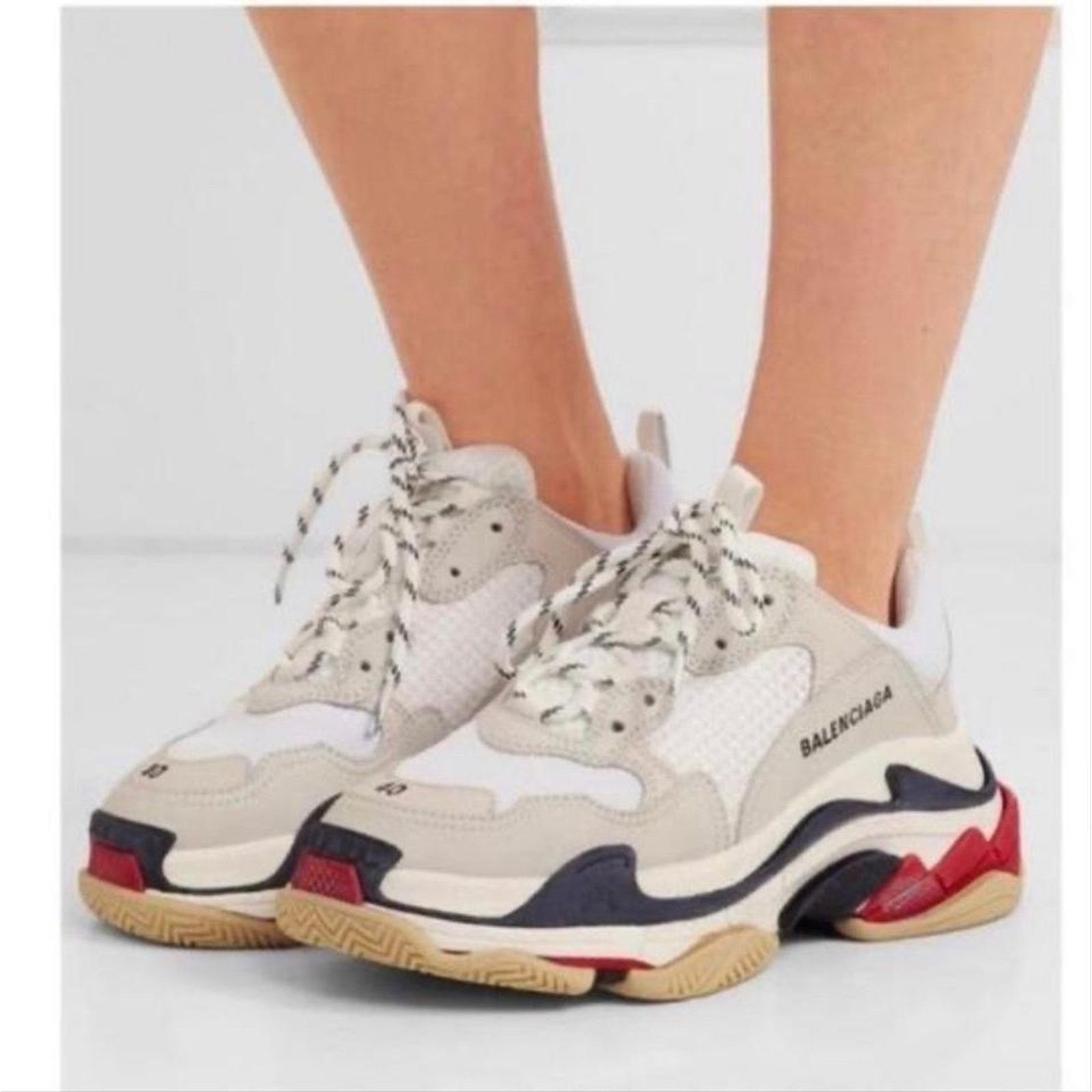 Balenciaga BALENCIAGA Triple S logo detailed dad sneakers Size US 5 / IT 35 - 2 Thumbnail