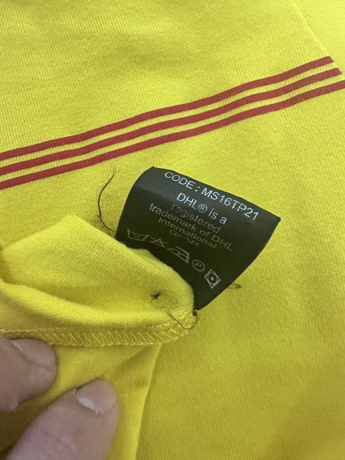 Vetements SS16 Vetements DHL tee Size US S / EU 44-46 / 1 - 6 Thumbnail