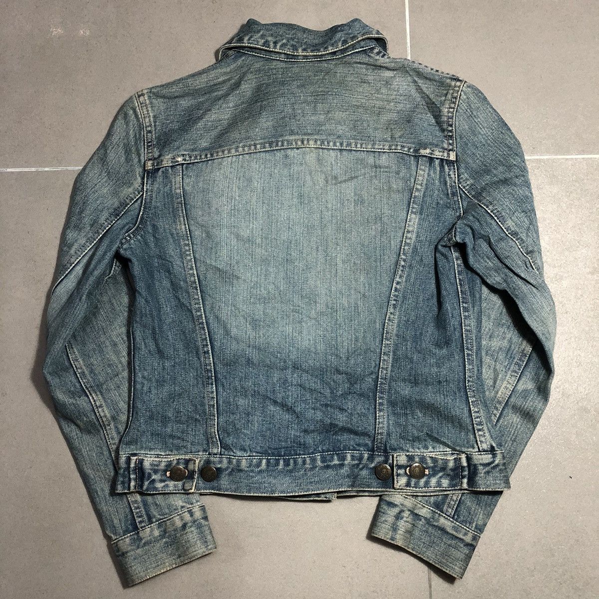 Marc Jacobs Vtg Marc Jacobs Wash Denim Trucker Jacket Size XS / US 0-2 / IT 36-38 - 2 Thumbnail