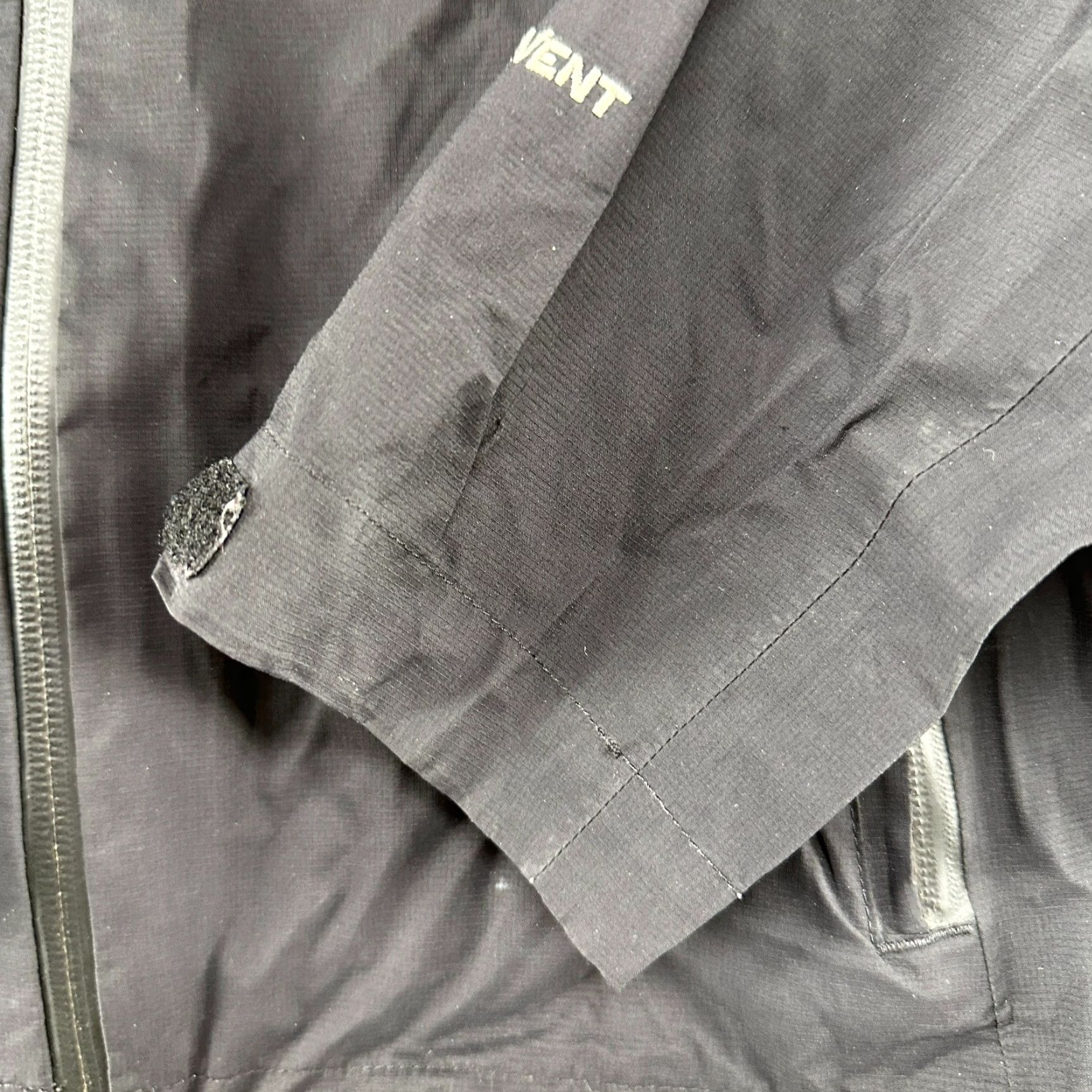 The North Face The North Face Windbreaker Jacket Womens Small Black Hooded Nylon Dryvent Shell Regular Fit Modern Outdoors Mens? Size S / US 4 / IT 40 - 6 Thumbnail