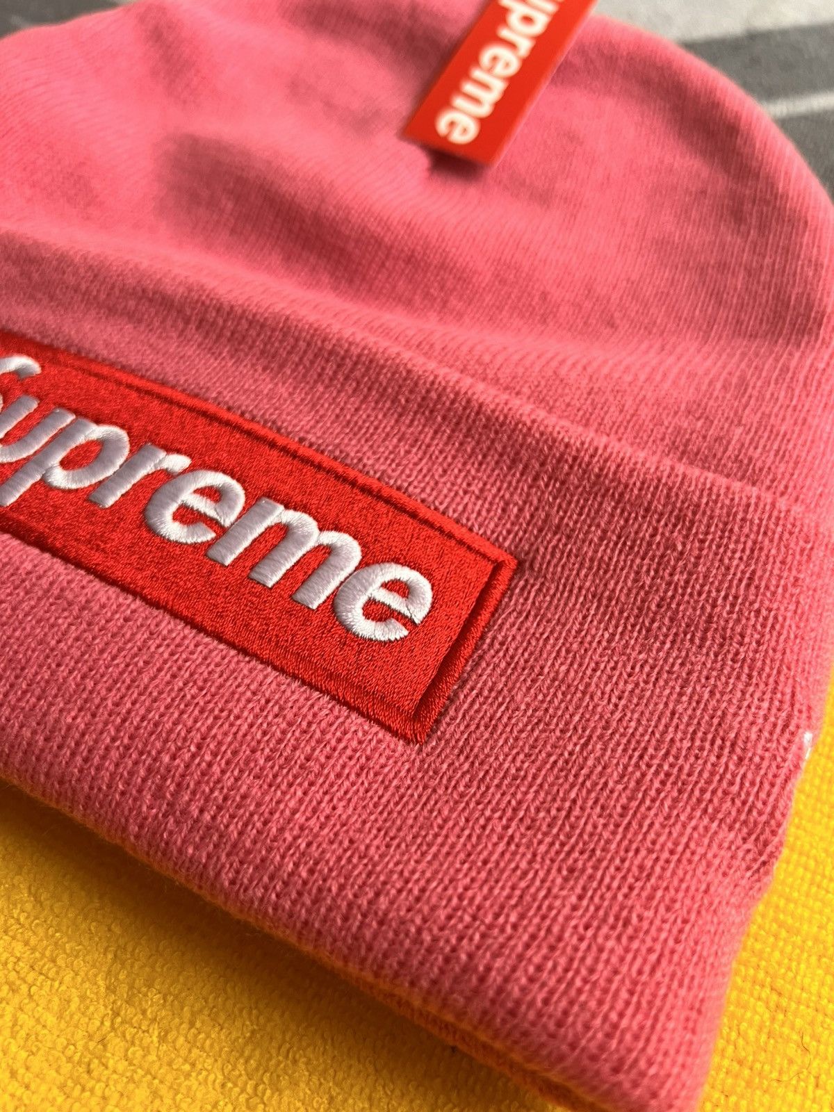Supreme Supreme® / New Era Box Logo Beanie – Magenta (FW25) pink red Size ONE SIZE - 6 Thumbnail