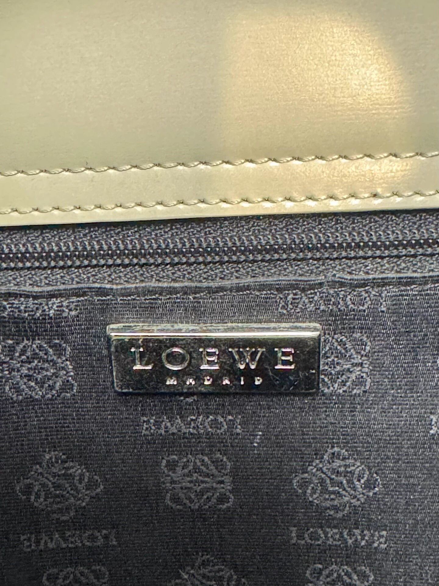 Loewe Loewe Museum Black Logo Khaki Clutch 95new Auth Size ONE SIZE - 8 Thumbnail