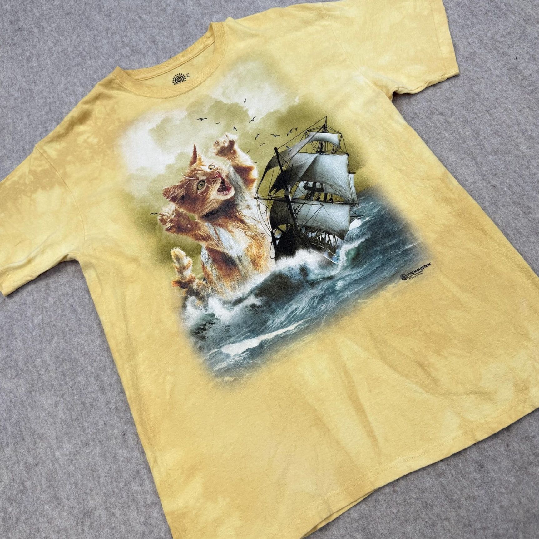 The Mountain The Mountain Shirt Mens Large Yellow Giant Cat Ship Graphic Nautical Fantasy Tee Size US L / EU 52-54 / 3 - 3 Thumbnail