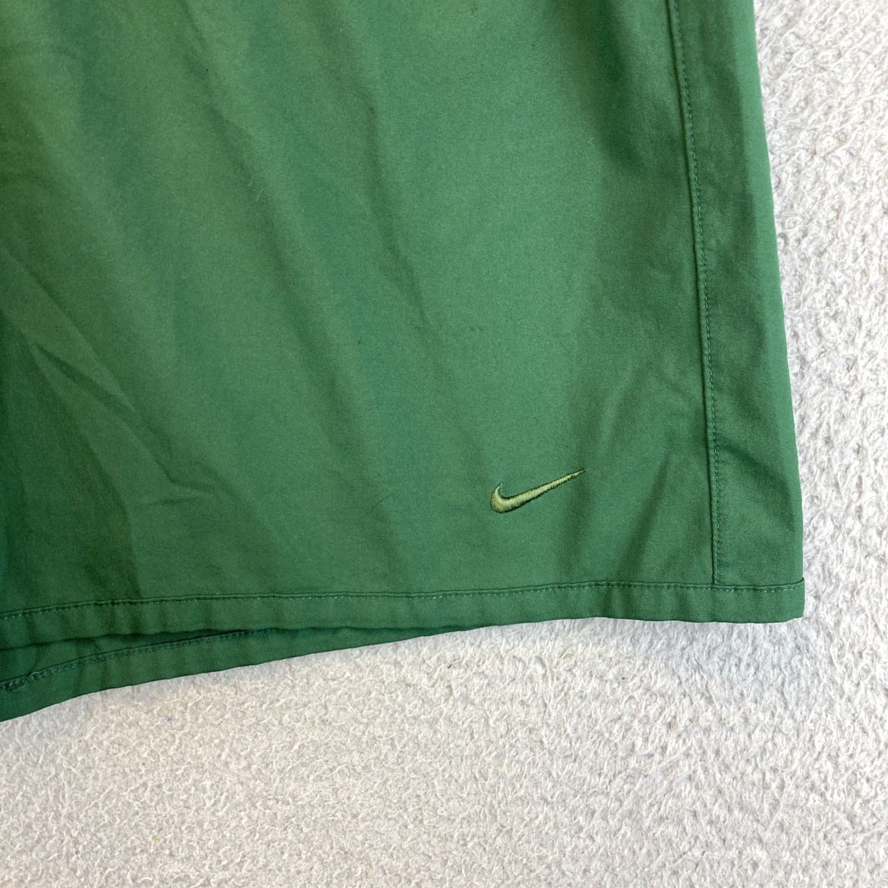 Nike Nike Shorts Mens Extra Large Green Dri Fit Drawstring Sports 44-51 Size US 36 / EU 52 - 2 Thumbnail