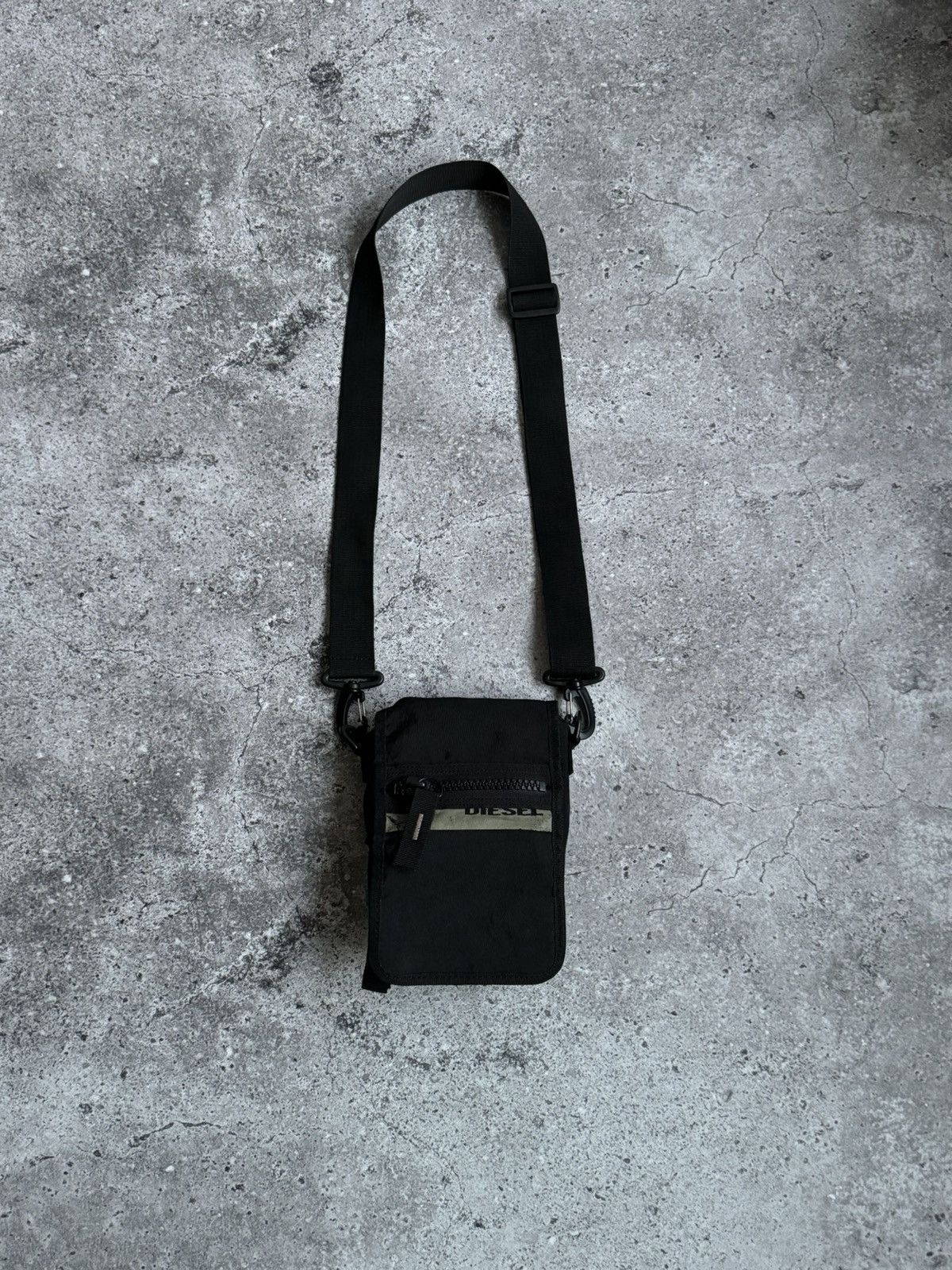 Diesel × Vintage Vintage Diesel nylon Y2K crossbody bag messenger Size ONE SIZE - 2 Thumbnail