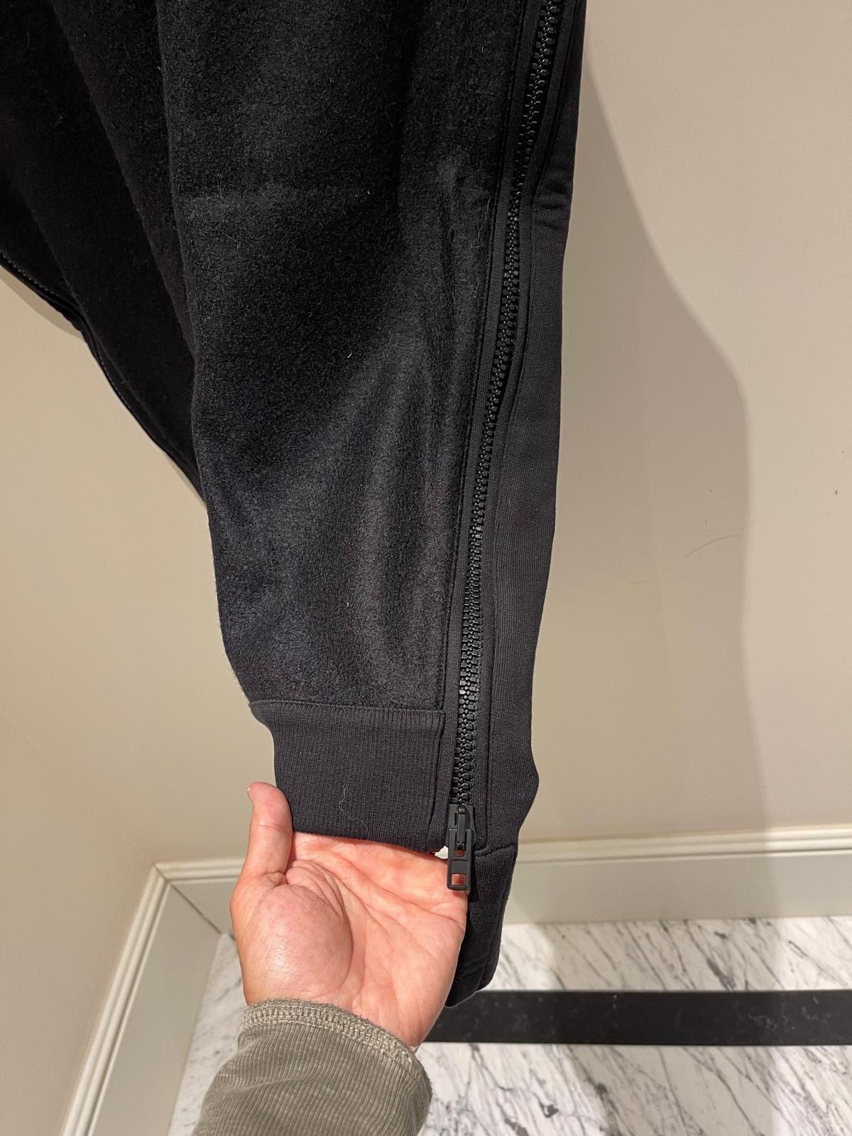 Givenchy Givenchy Black Overtop Size US M / EU 48-50 / 2 - 5 Thumbnail