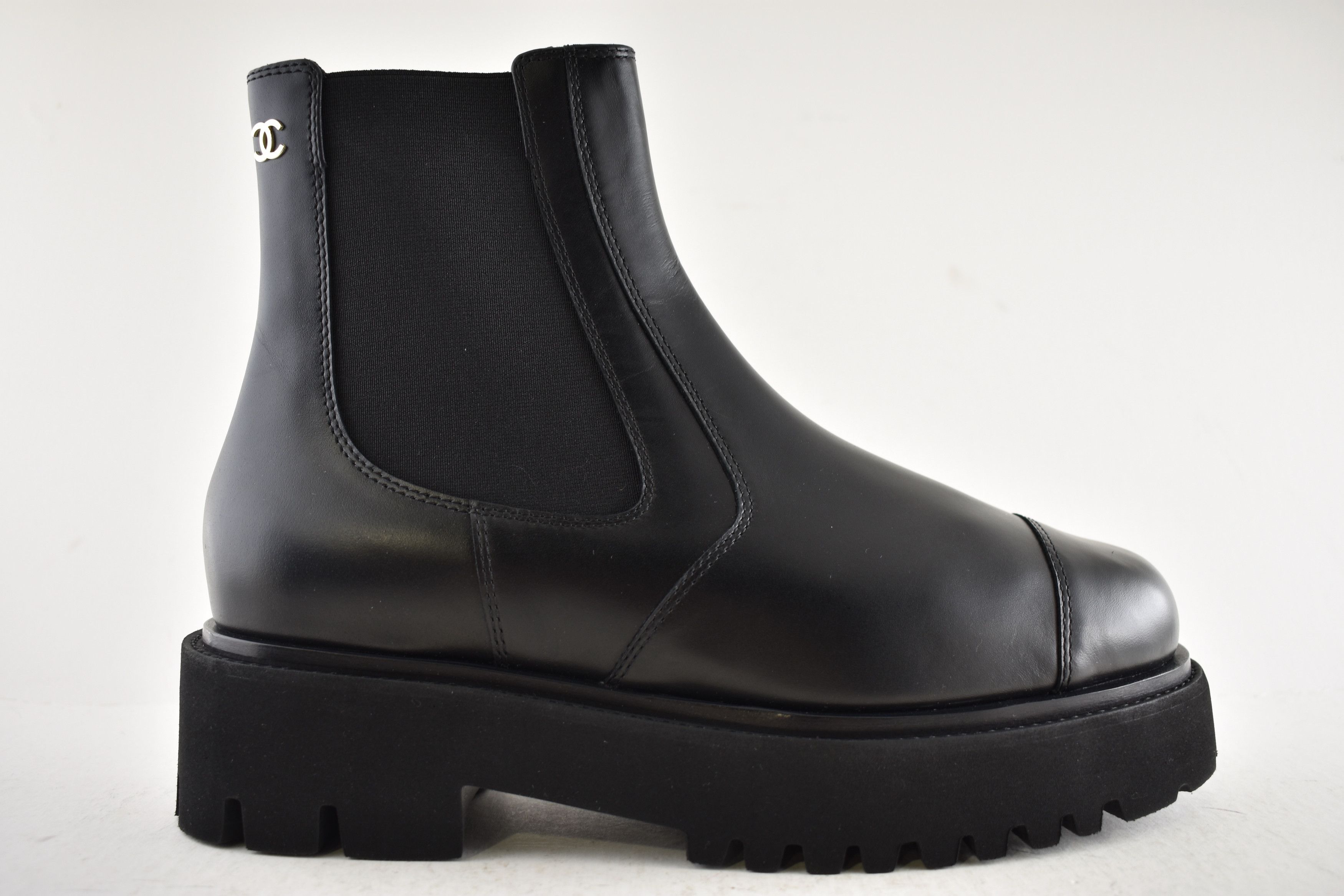 Chanel Chanel 24B Black Leather CC Chelsea Ankle Platform Boot 41 Size US 11 / IT 41 - 2 Thumbnail