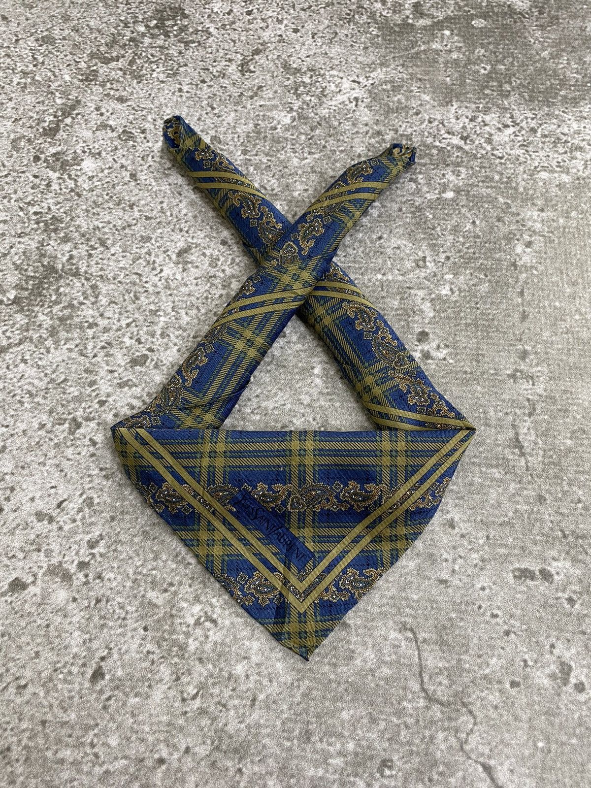 Yves Saint Laurent Yves Saint Laurent Handkerchief / Bandana / Neckerchief Size ONE SIZE - 1 Thumbnail