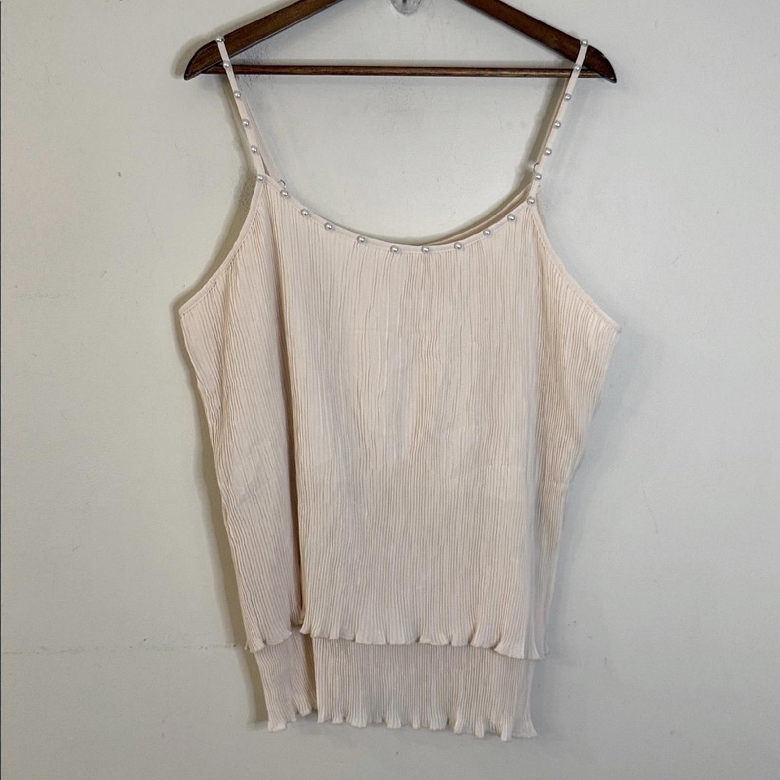 The Unbranded Brand Cream dressy tank top pearl embellishment Plus SZ 2XL Size ONE SIZE - 1 Thumbnail