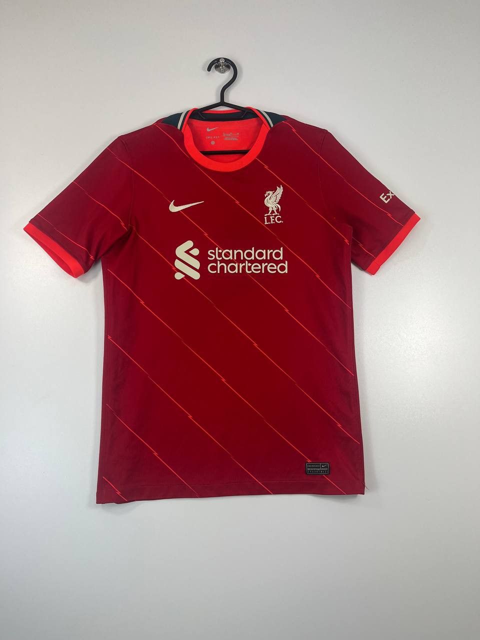 Nike Liverpool 2021 2022 Home Salah #11 Nike DB2560-688 Size M Size US M / EU 48-50 / 2 - 1 Thumbnail