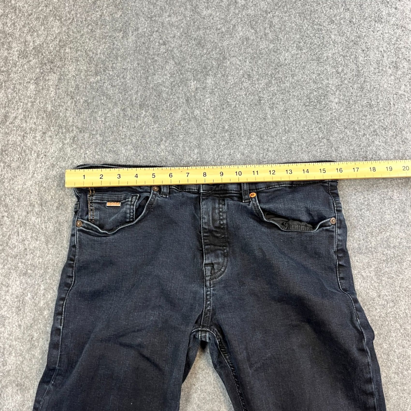 Hugo Boss HUGO BOSS Jeans Slim Delaware 33 Dark Wash Denim 5-Pocket Zip Mens Slim Fit California? Size US 33 - 6 Thumbnail