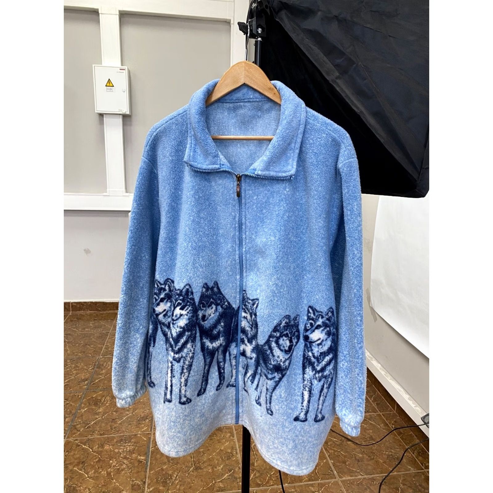 Gildan Vintage Nike Shirt Mens XL Blue 90s Wolf Fleece USA Animal Rare Retro Y2K Hype Hoodie Size US XL / EU 56 / 4 - 2 Thumbnail