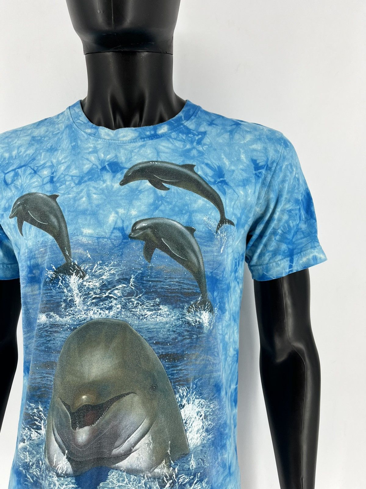 Vintage Vintage 90s Akuna Matata Dolphin taiday T Shirt Size L Size US M / EU 48-50 / 2 - 7 Thumbnail