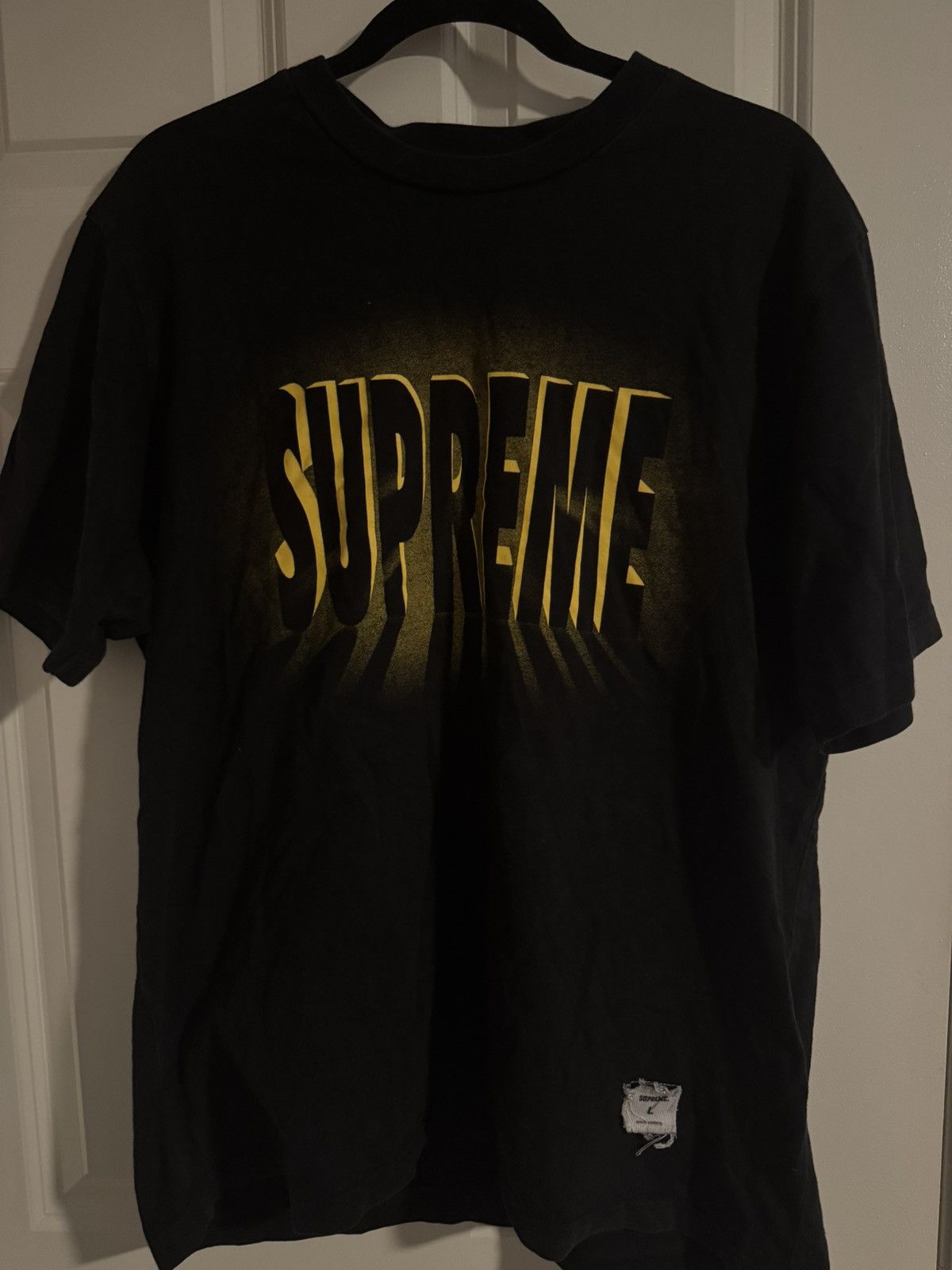 Supreme Supreme Black and yellow logo T-shirt Size US L / EU 52-54 / 3 - 1 Thumbnail
