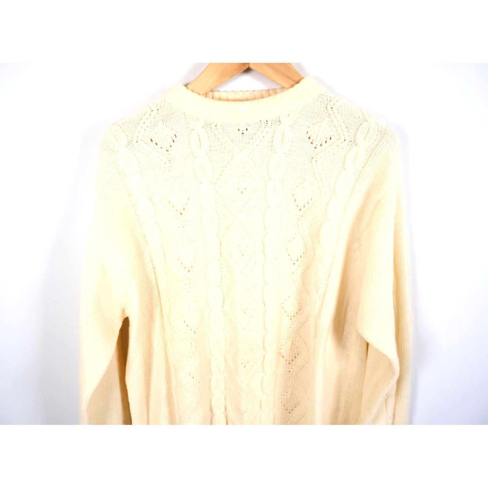 Vintage VINTAGE Overkirk 80s Cable Knit Sweater Men's XL Ivory Lightweight Acrylic Crewneck Pullover Casual Mens XL Ivory Retro Regular Fit Size US XL / EU 56 / 4 - 4 Thumbnail