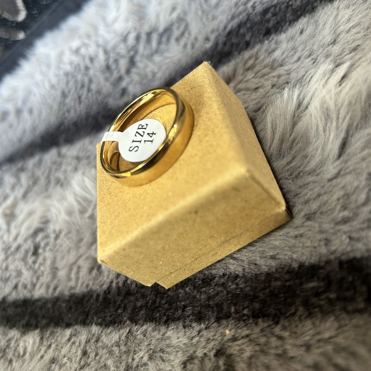 Men’s 6mm 18kt gold plated stainless steel band ring NIB 14