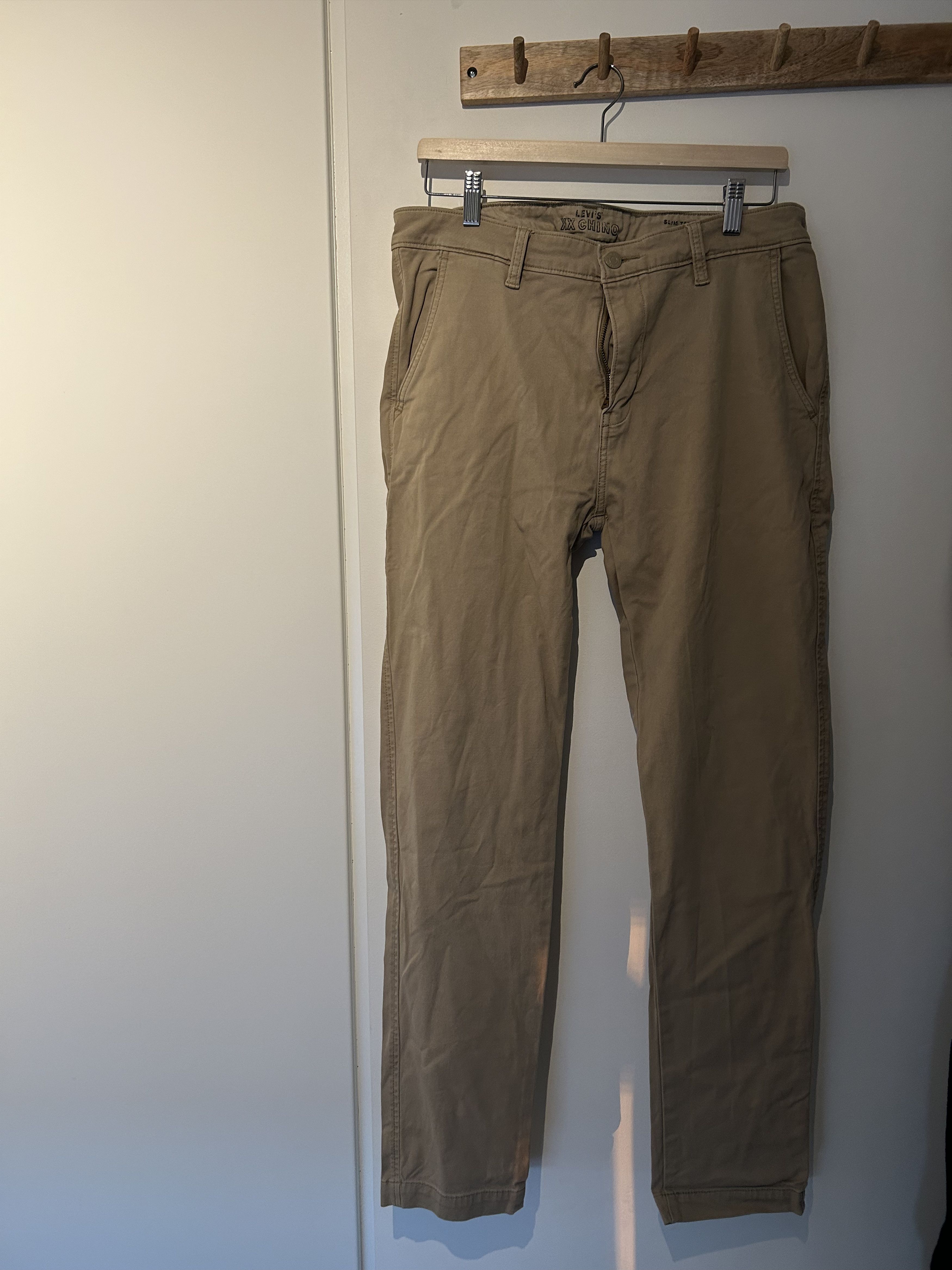 Levi's Levi's Casual Khaki Pants Size US 32 / EU 48 - 1 Thumbnail
