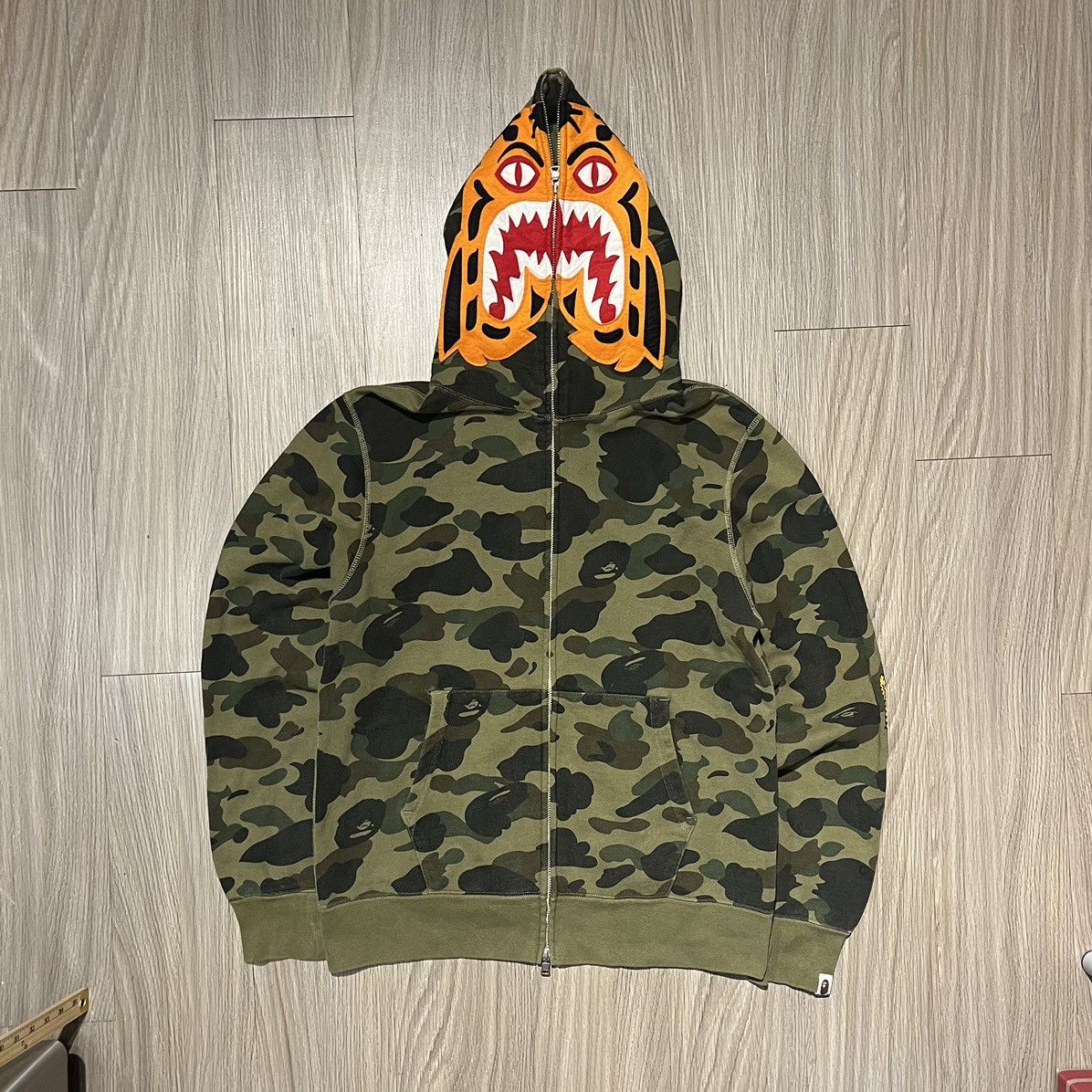 Bape Rare Bape Full Zip Green Shark Hoodie Size US L / EU 52-54 / 3 - 1 Thumbnail