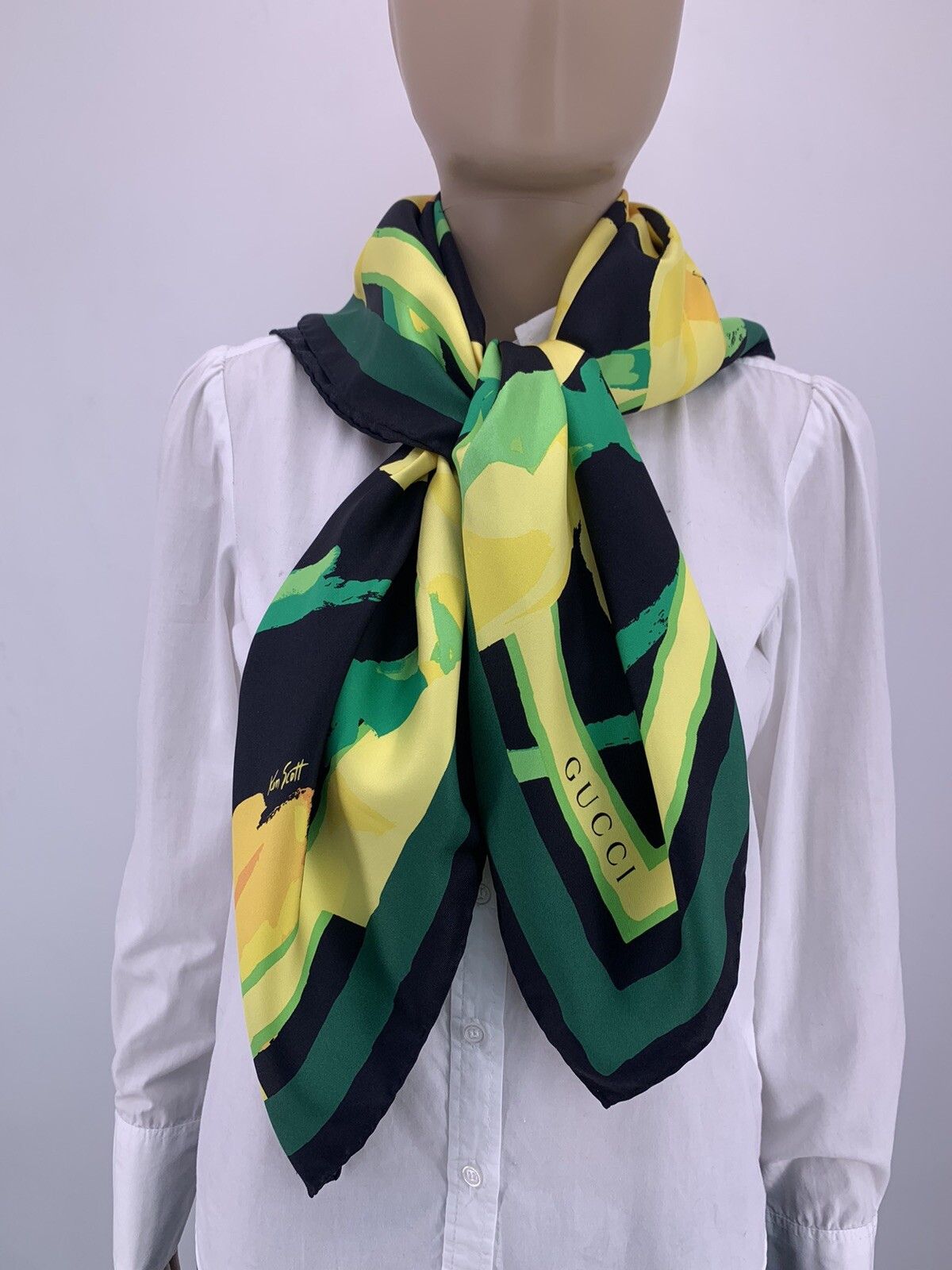 Gucci New Gucci Scarves 90x90cm Size ONE SIZE - 1 Thumbnail