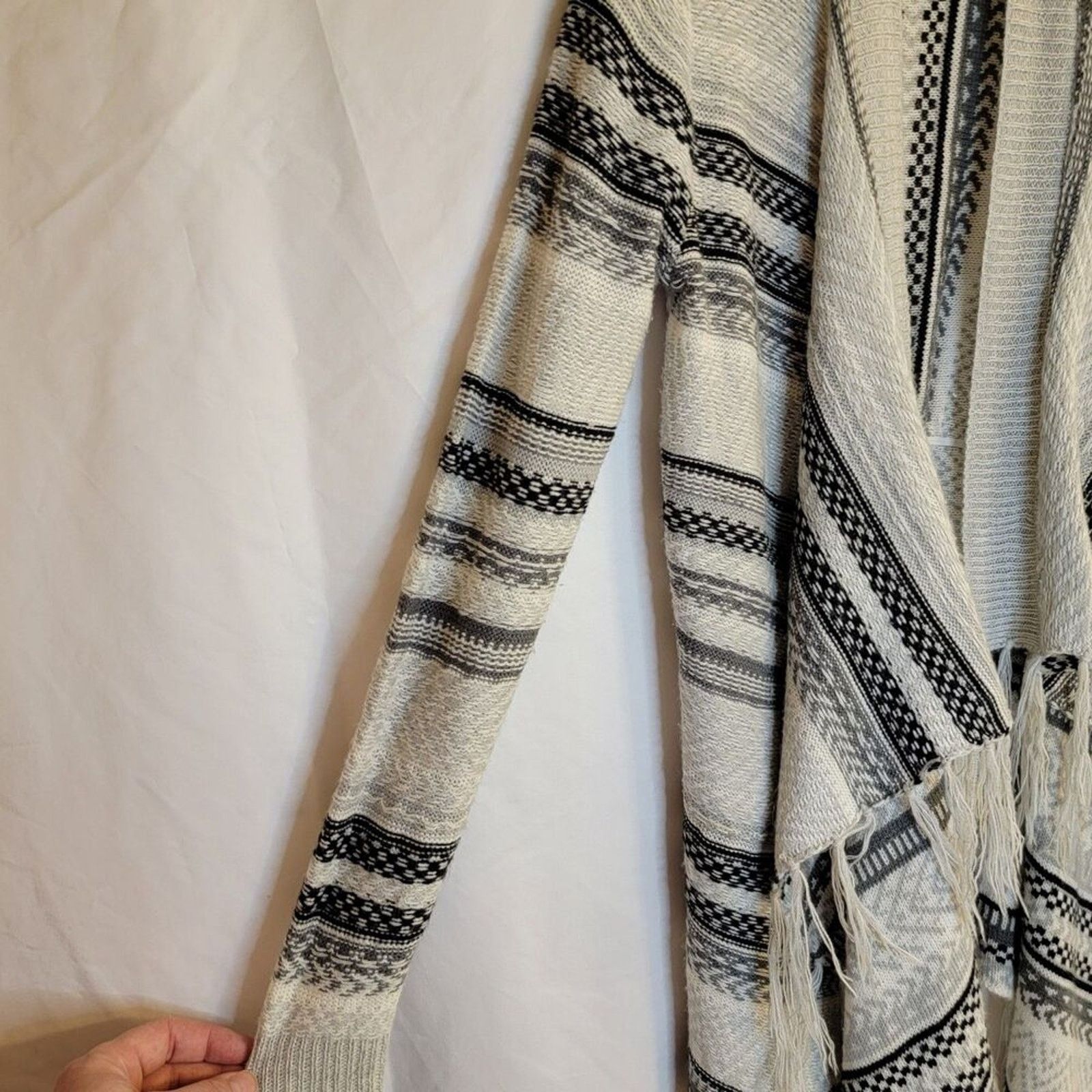 Other No Boundaries Knit Cardigan Sweater Grey and Black w/ Fringe Size M / US 6-8 / IT 42-44 - 4 Thumbnail