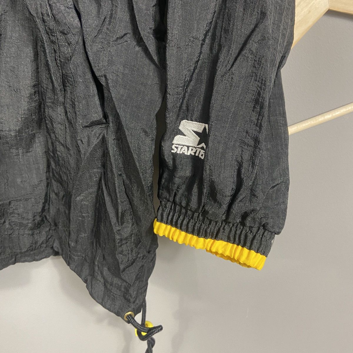 NHL × Starter × Vintage Vintage Starter Boston Penguins NHL hockey jacket Size US XL / EU 56 / 4 - 6 Thumbnail