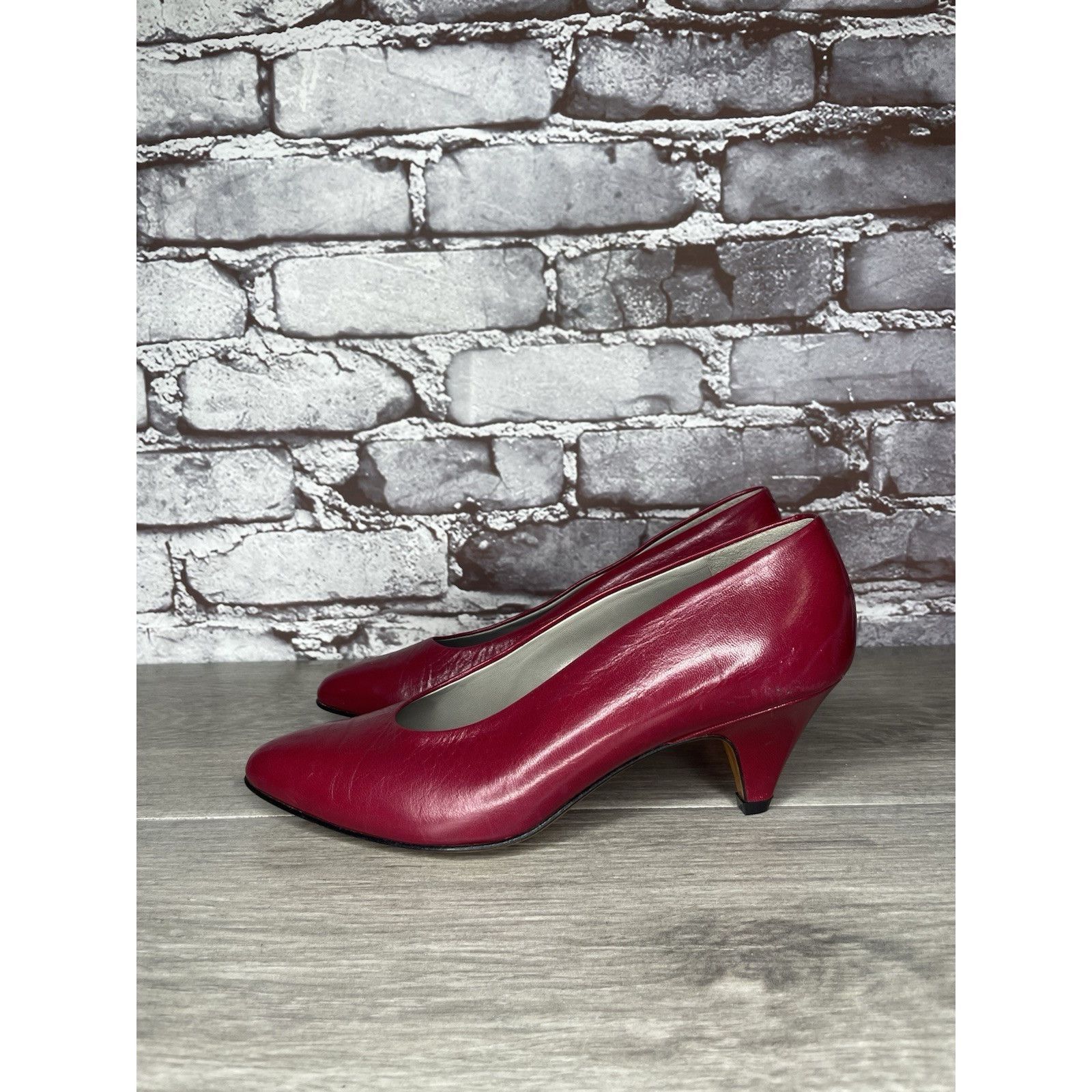 Carolina Herrera Garolini Cherry Red Leather Pointed Toe Italy Dress Heels Wo Size US 5.5 / IT 35.5 - 18 Thumbnail
