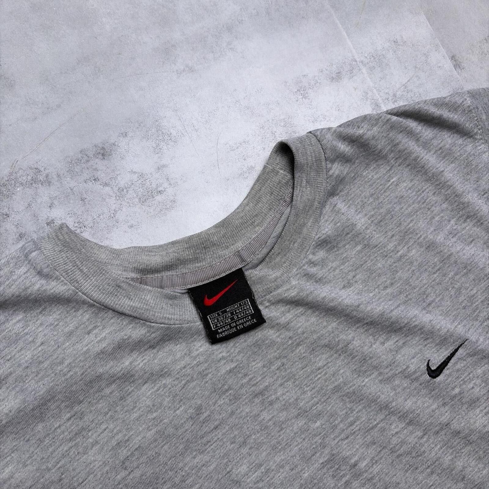 Nike Vintage Grey Nike Mini Swoosh Distressed T-Shirt Size US S / EU 44-46 / 1 - 5 Thumbnail