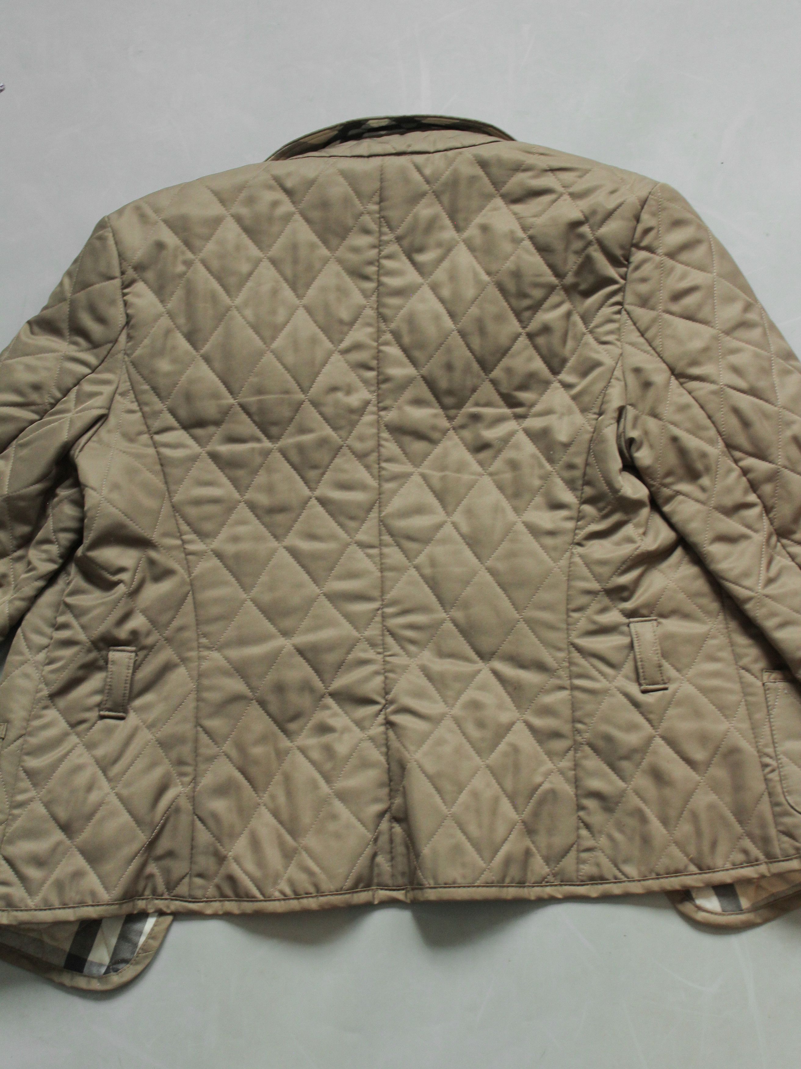 Burberry Beautiful 😍 Burberry Quilted Jacket Womens Beige Nova Check Size S / US 4 / IT 40 - 9 Thumbnail