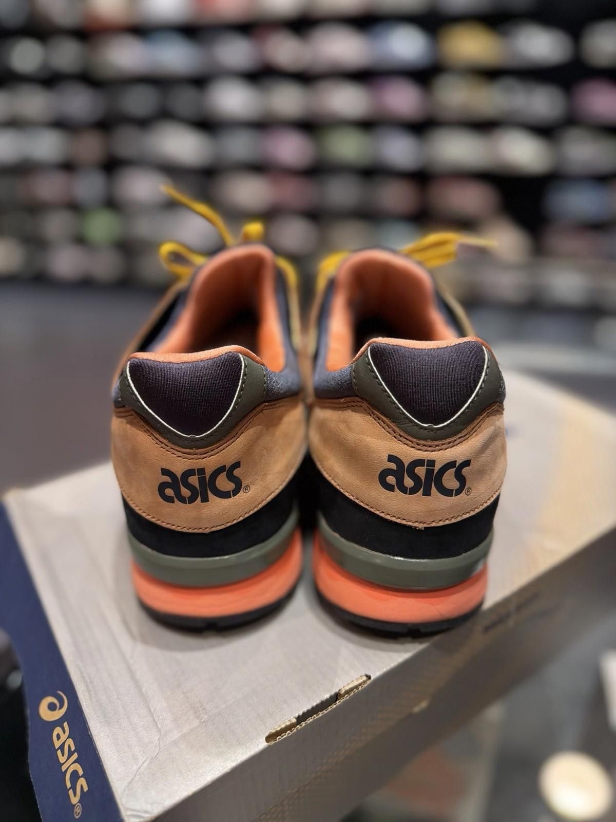 Asics ASICS GEL-Lyte V x Ubiq Midnight Bloom 2014 Size US Men’s 12 Size US 12 / EU 45 - 12 Thumbnail
