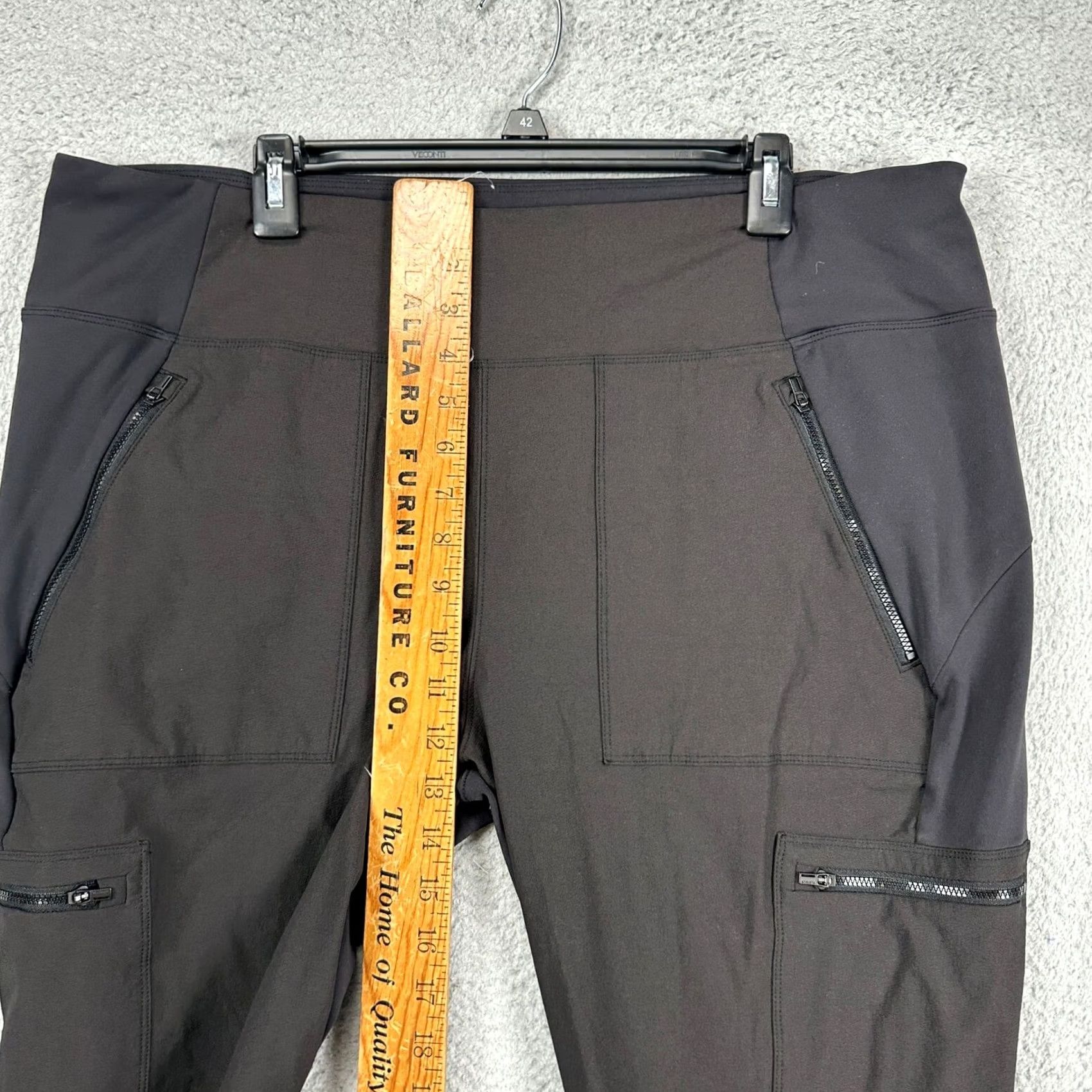 Athleta Athleta Women Hybrid Cargo Legging Pants 22 Gray Pockets Nylon Stretch NEW Size 40" / US 18 - 7 Thumbnail