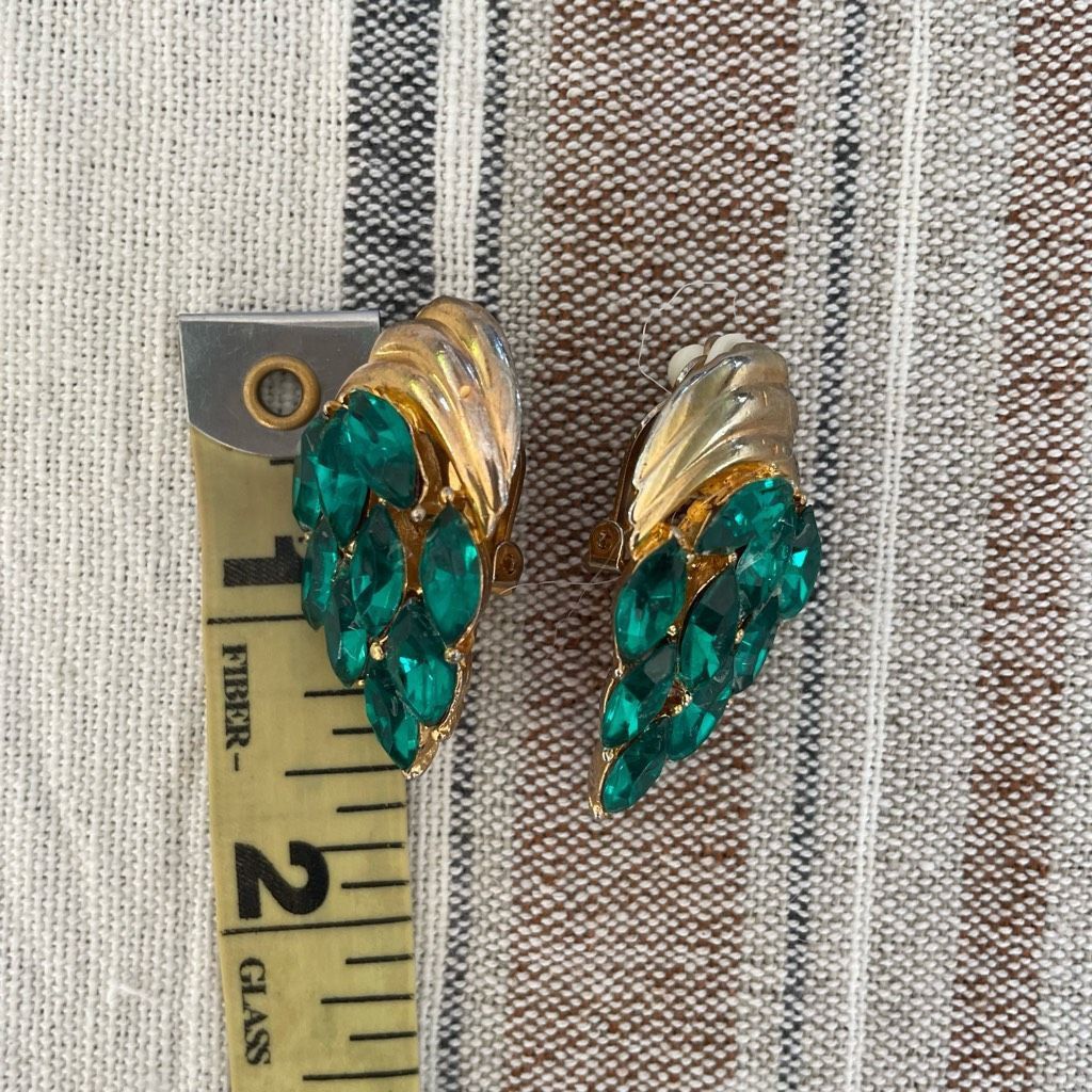 Vintage Vintage Unsigned Green Rhinestone Gold Tone Large Clip On Ea Size ONE SIZE - 7 Thumbnail