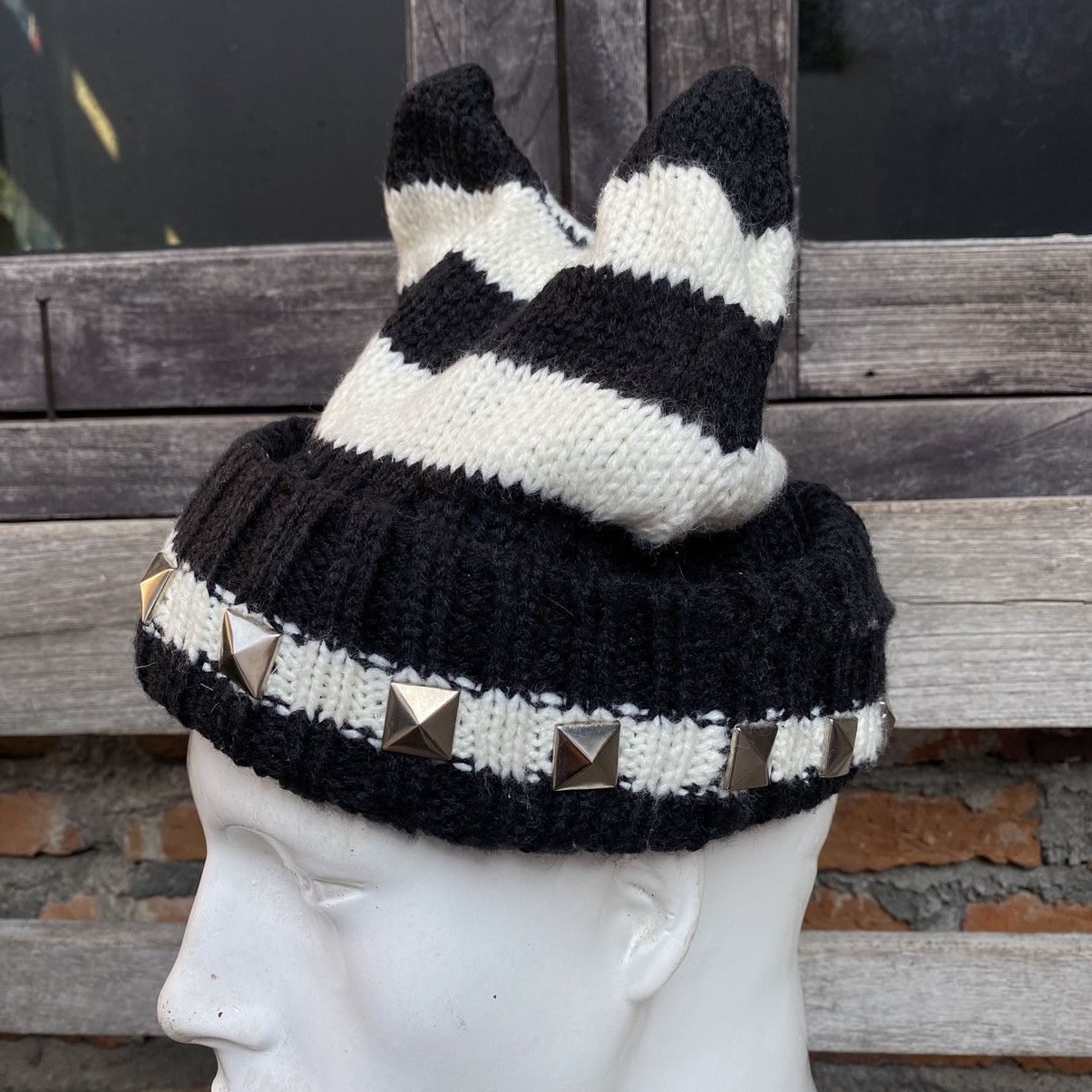 If Six Was Nine × Japanese Brand × Le Grande Bleu (L.G.B.) PRISONER STUDDED DEVIL BEANIE HATS Size ONE SIZE - 3 Thumbnail