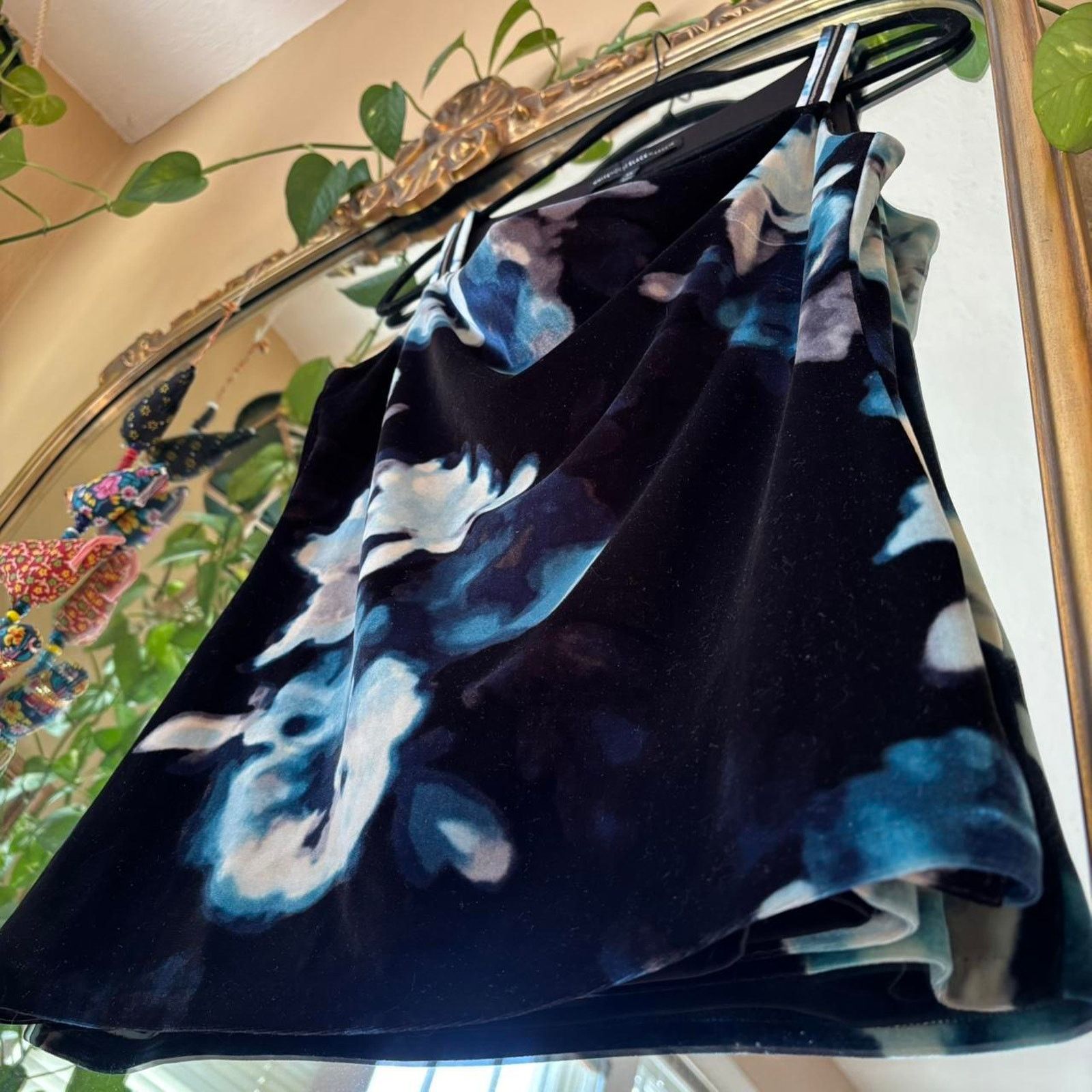White House Black Market White House Black Market Velvet Floral Cowl Tank Top XS Size XS / US 0-2 / IT 36-38 - 5 Thumbnail