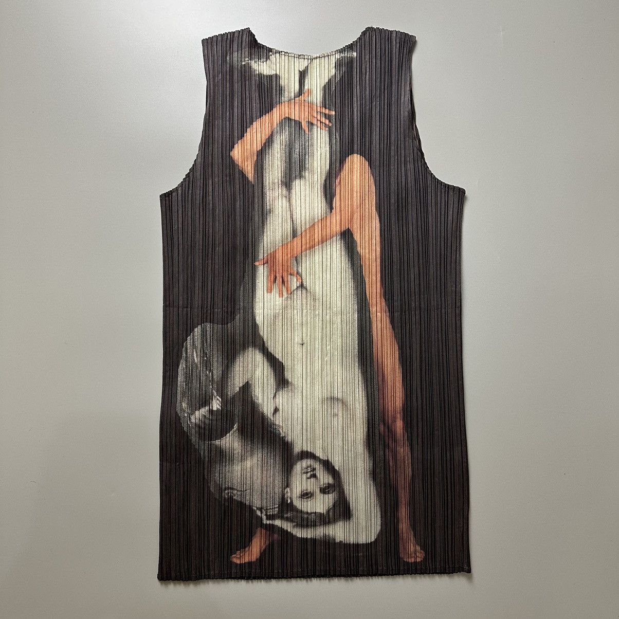 Issey Miyake 1996 Pleats Please Guest Artist No. 1 “Yasumasa Morimura” Size L / US 10 / IT 46 - 9 Thumbnail