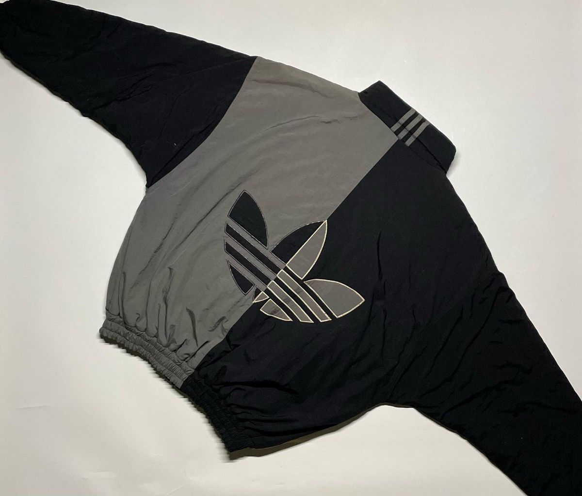 Adidas × Vintage Adidas Trefoil Biglogo a Embroidery 80s vintage windbreaker Size US L / EU 52-54 / 3 - 3 Thumbnail