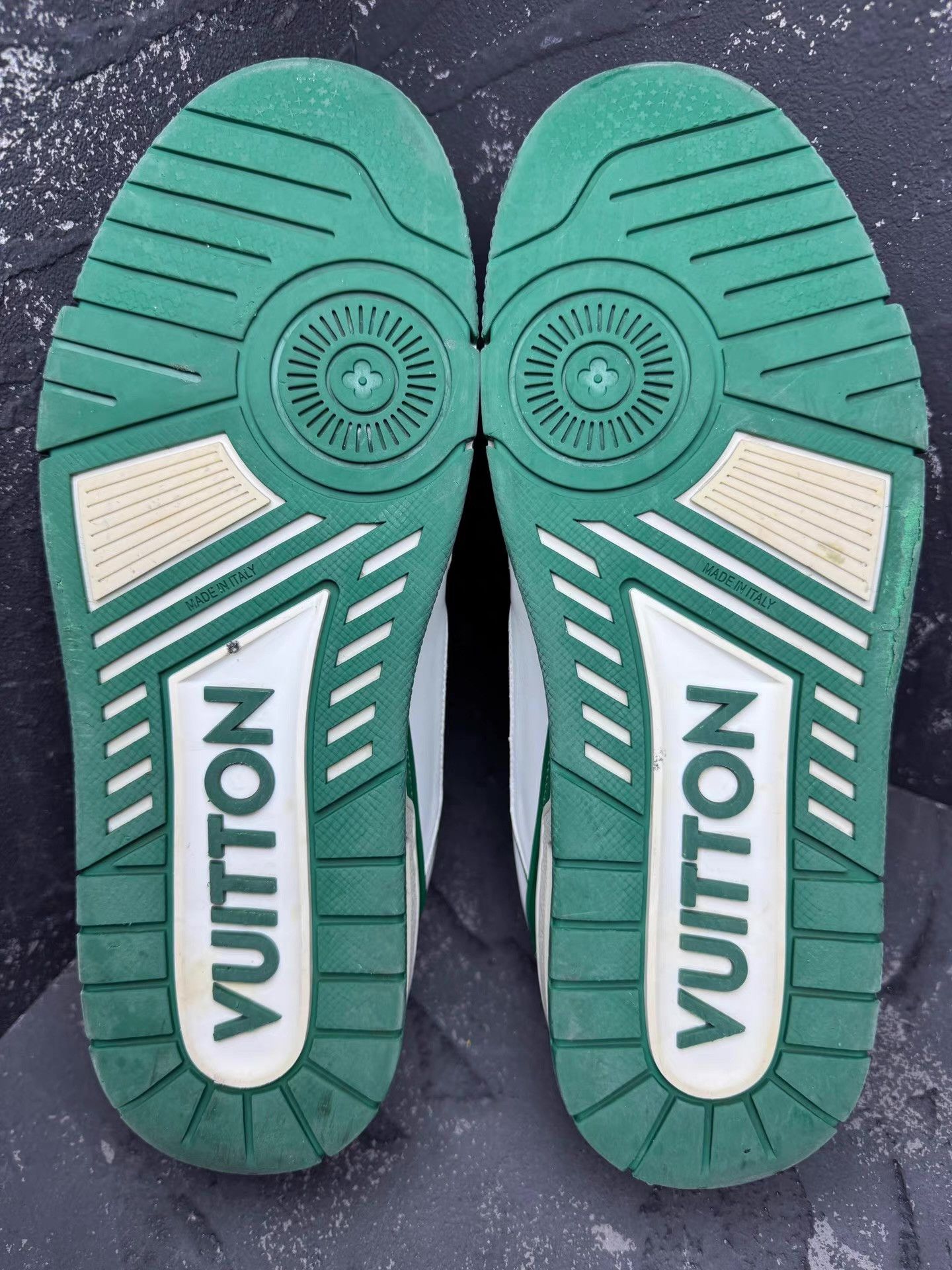 Louis Vuitton LV Trainer White & Green First Release Q10 Size US 8.5 / EU 41-42 - 4 Thumbnail