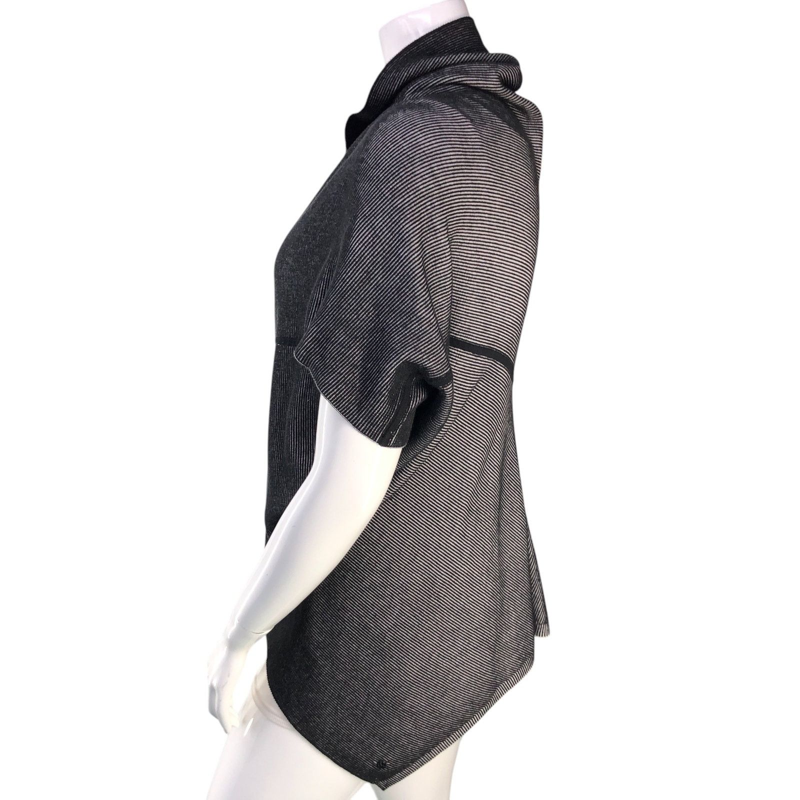 Lululemon Lululemon Womens Size OS Wrap Exaltation Cardigan Reversible Size ONE SIZE - 6 Thumbnail