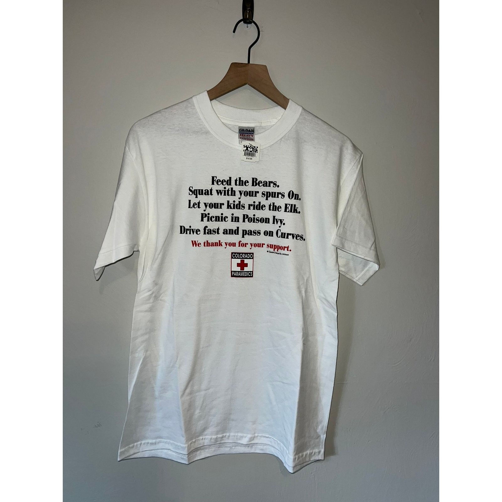 Gildan Y2K Colorado Paramedics Feed The Bears Joke Humor Shirt M Size US M / EU 48-50 / 2 - 1 Thumbnail