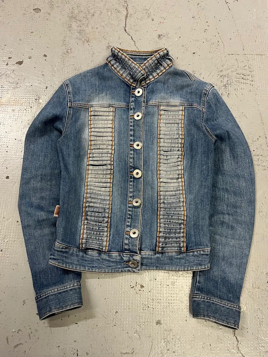 Moschino 2000s Moschino Pleated Blue Buttoned Denim Jacket Size M / US 6-8 / IT 42-44 - 2 Thumbnail