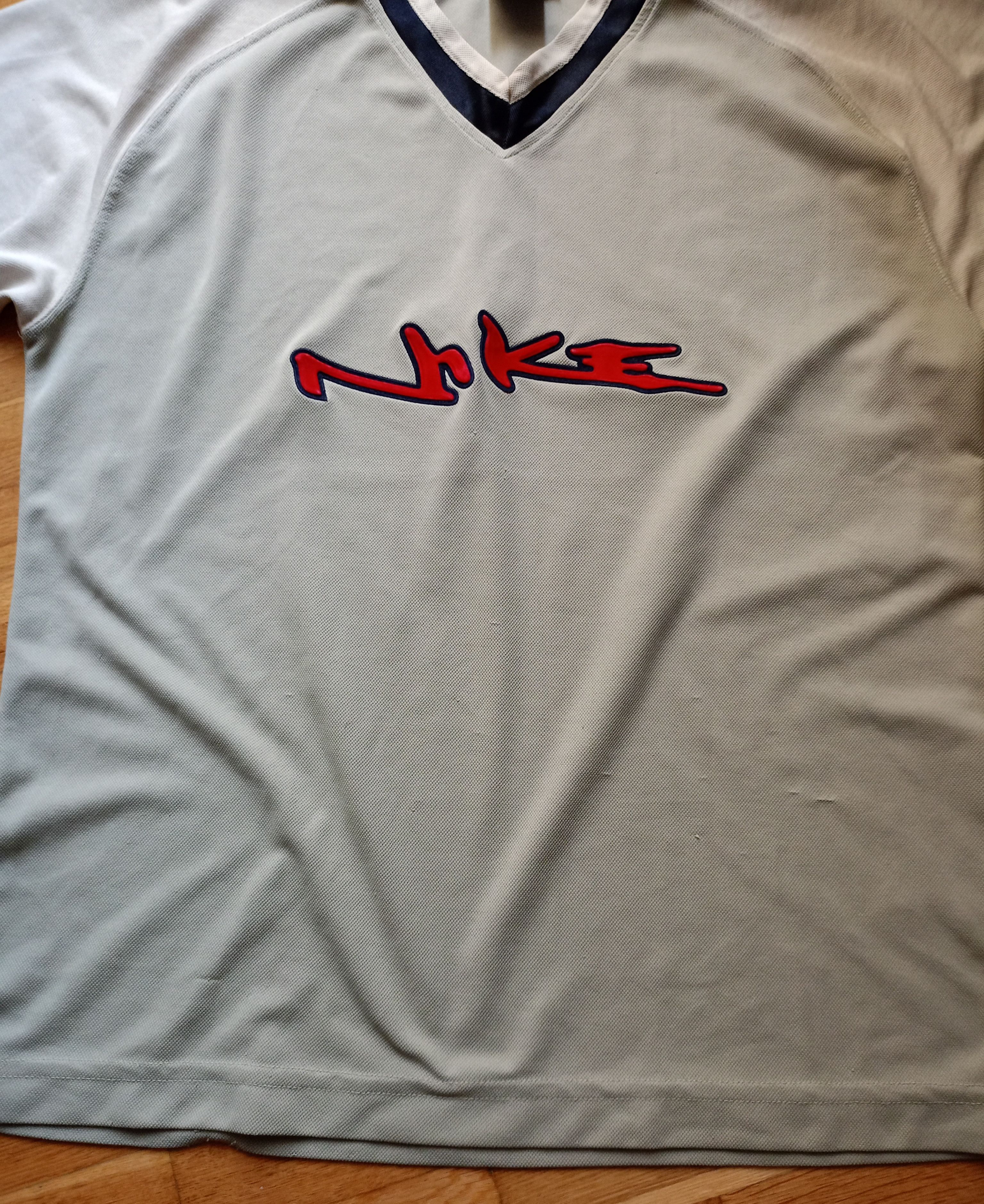 Nike Vintage Nike Spellout V-Neck Khaki - Extremely Rare piece Size US L / EU 52-54 / 3 - 3 Thumbnail