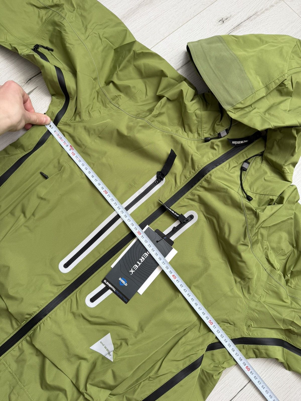 And Wander And Wander Pertex Hooded Jacket Olive Green Technical Shell Size US L / EU 52-54 / 3 - 18 Thumbnail