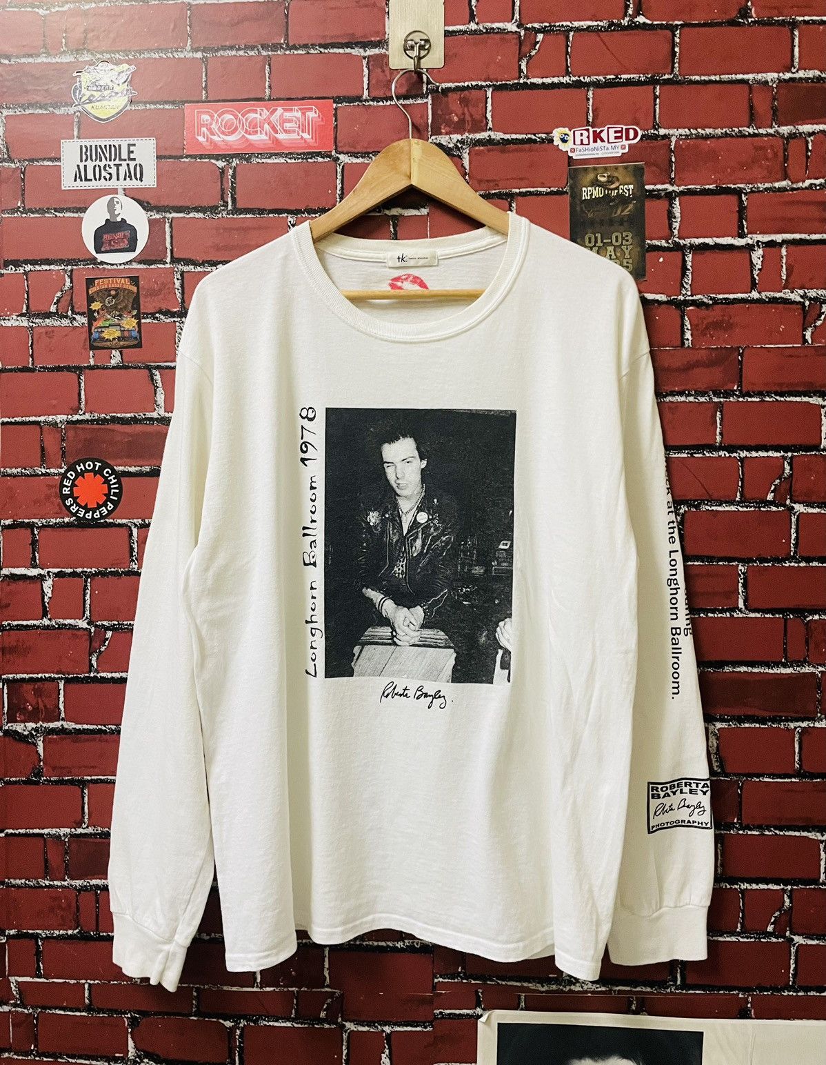 Band Tees SID VICIOUS BY PHOTOGRAPHER ROBERTA BALLEY SHIRTS Size US L / EU 52-54 / 3 - 1 Thumbnail