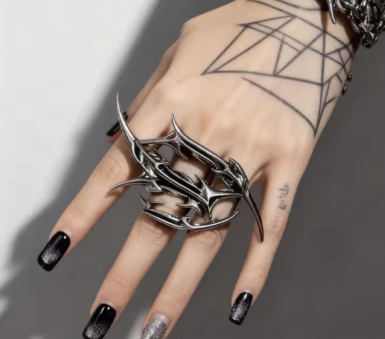 Jewelry Large Spiked Clawed Statement Ring - Goth Cyber Y2K Size ONE SIZE - 1 Thumbnail