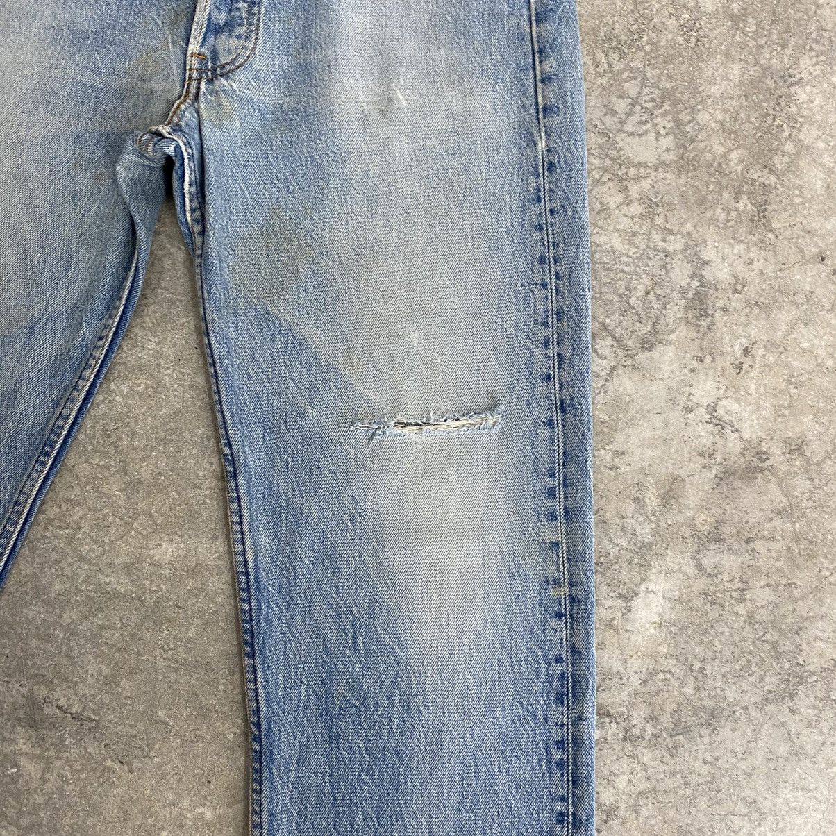 Levi's Vintage 80’s Levis 501 Faded Blue Ripped Denim Jeans Size US 31 - 8 Thumbnail