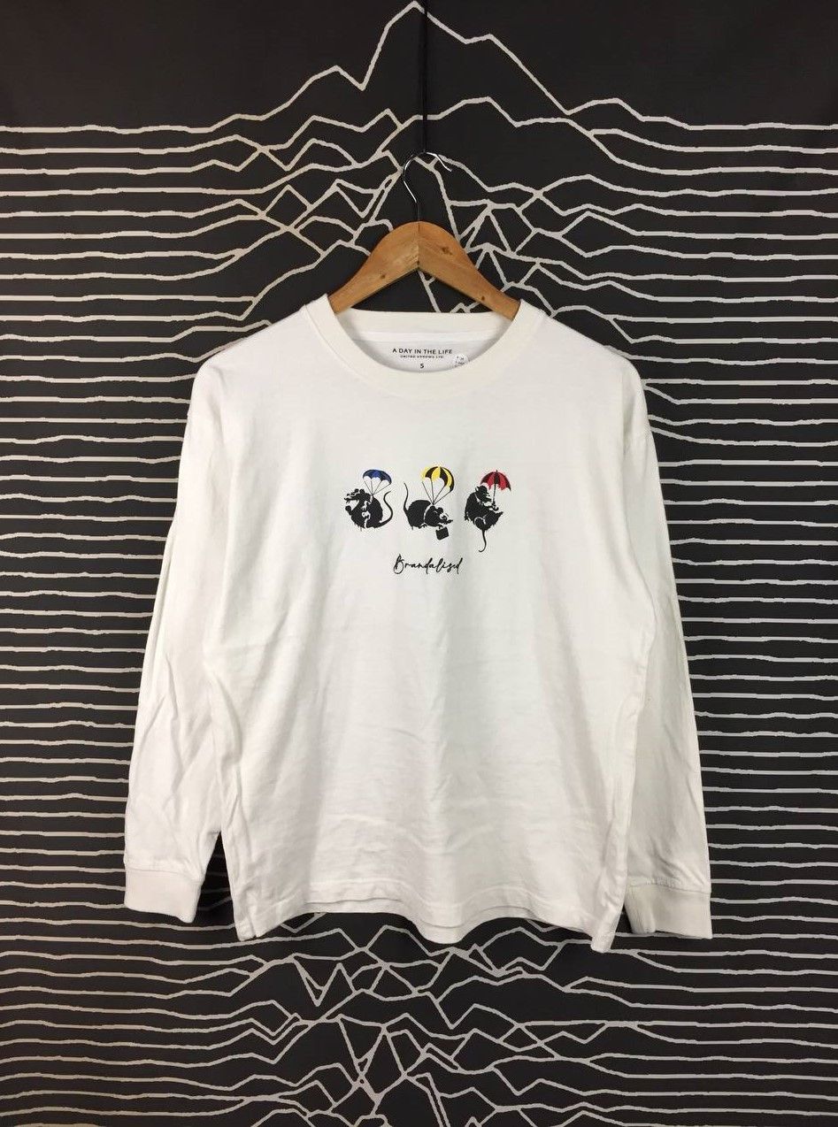 United Arrows United Arrows Brandalised Banksy Parachuting Rats Tee Size US S / EU 44-46 / 1 - 2 Thumbnail