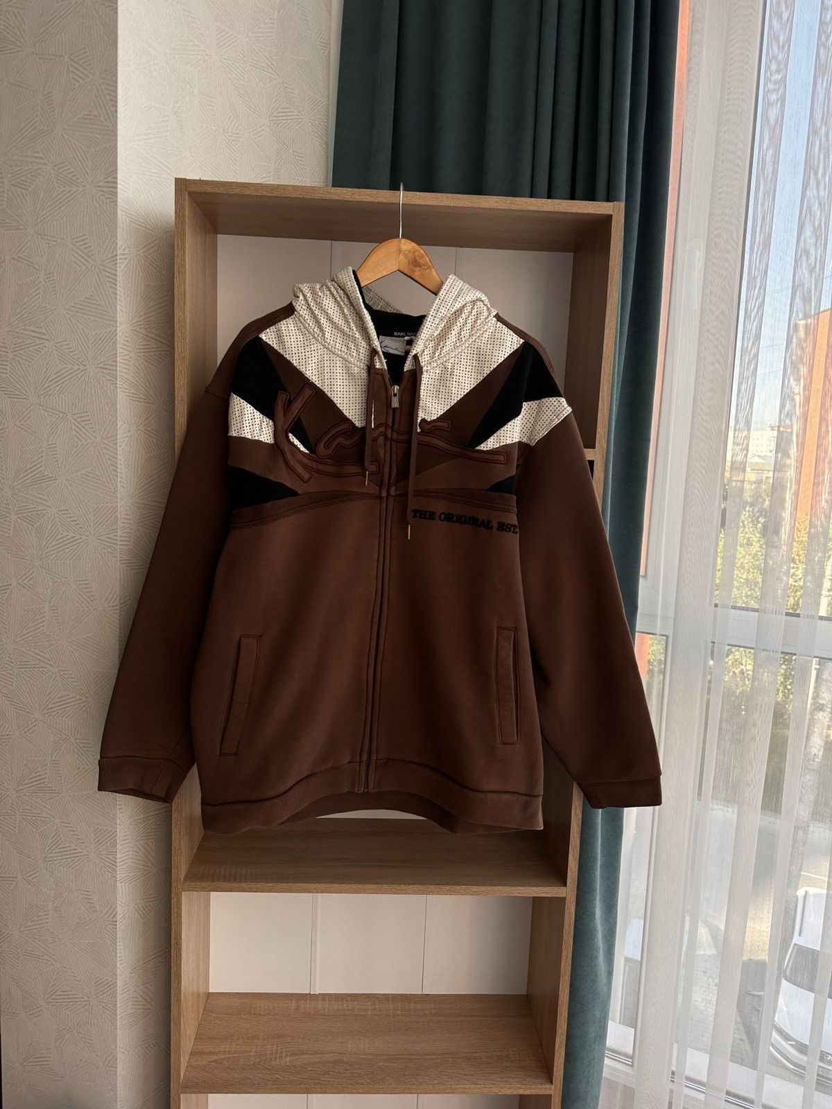 Japanese Brand × Karl Kani × Vintage Vintage Karl Kani Japanese Heavyweight Brown Big Logo Hoodie Size US L / EU 52-54 / 3 - 1 Thumbnail