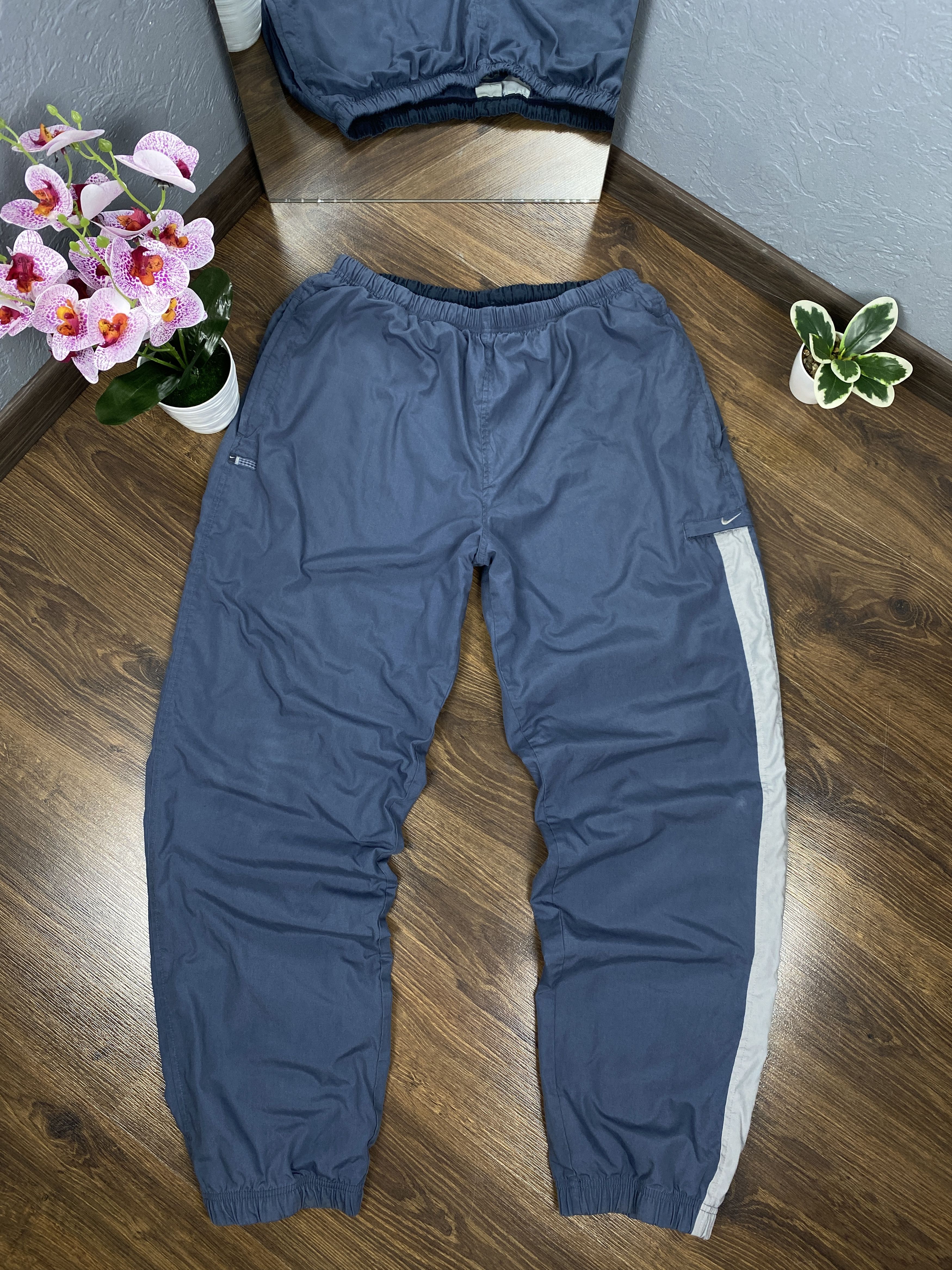 Nike Nike vintage nylon side pocket track pants y2k cargo Size US 36 / EU 52 - 1 Thumbnail