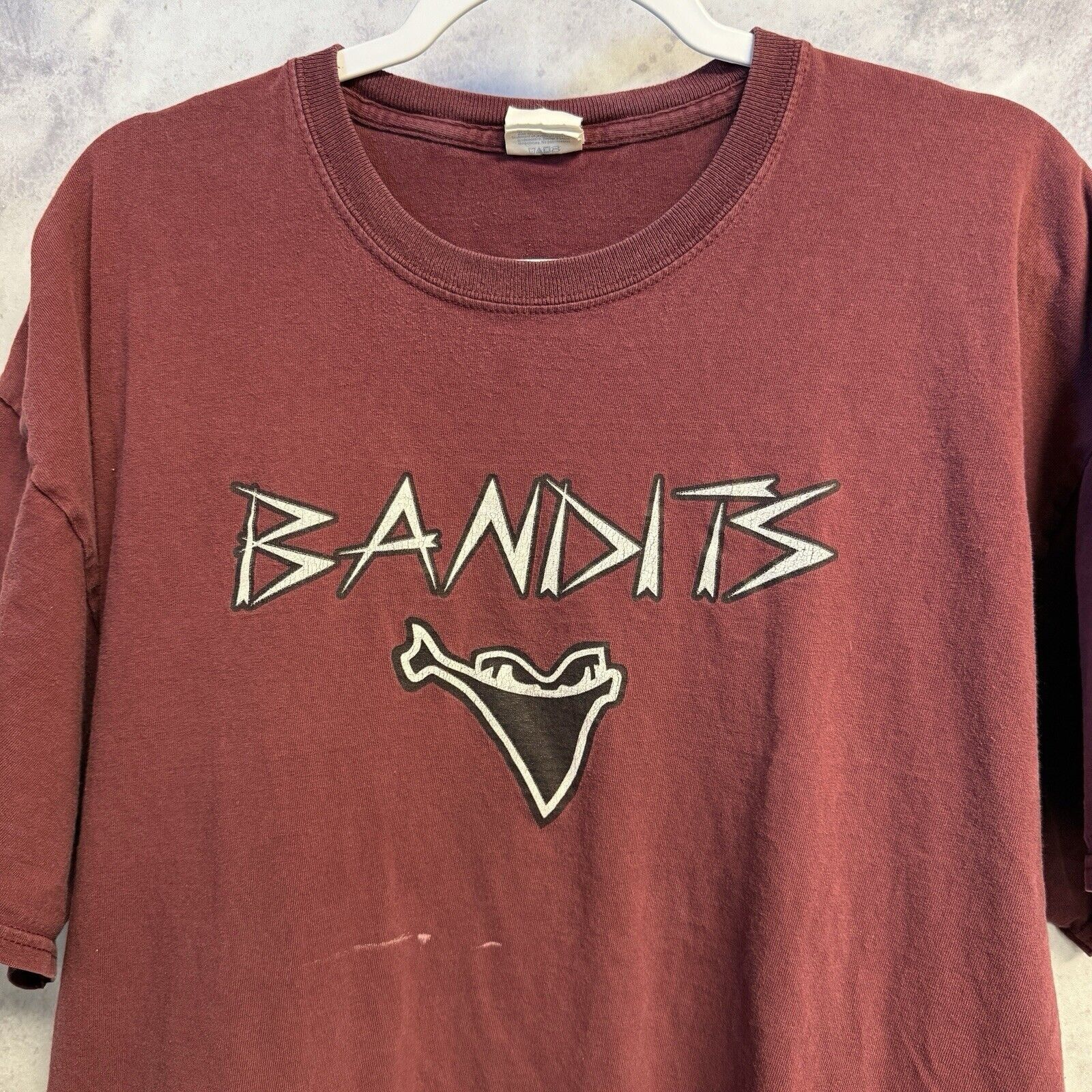 Vintage Vintage Bandits T Shirt Mens 2XL Red Short Sleeve Y2K Street Size US XXL / EU 58 / 5 - 1 Thumbnail