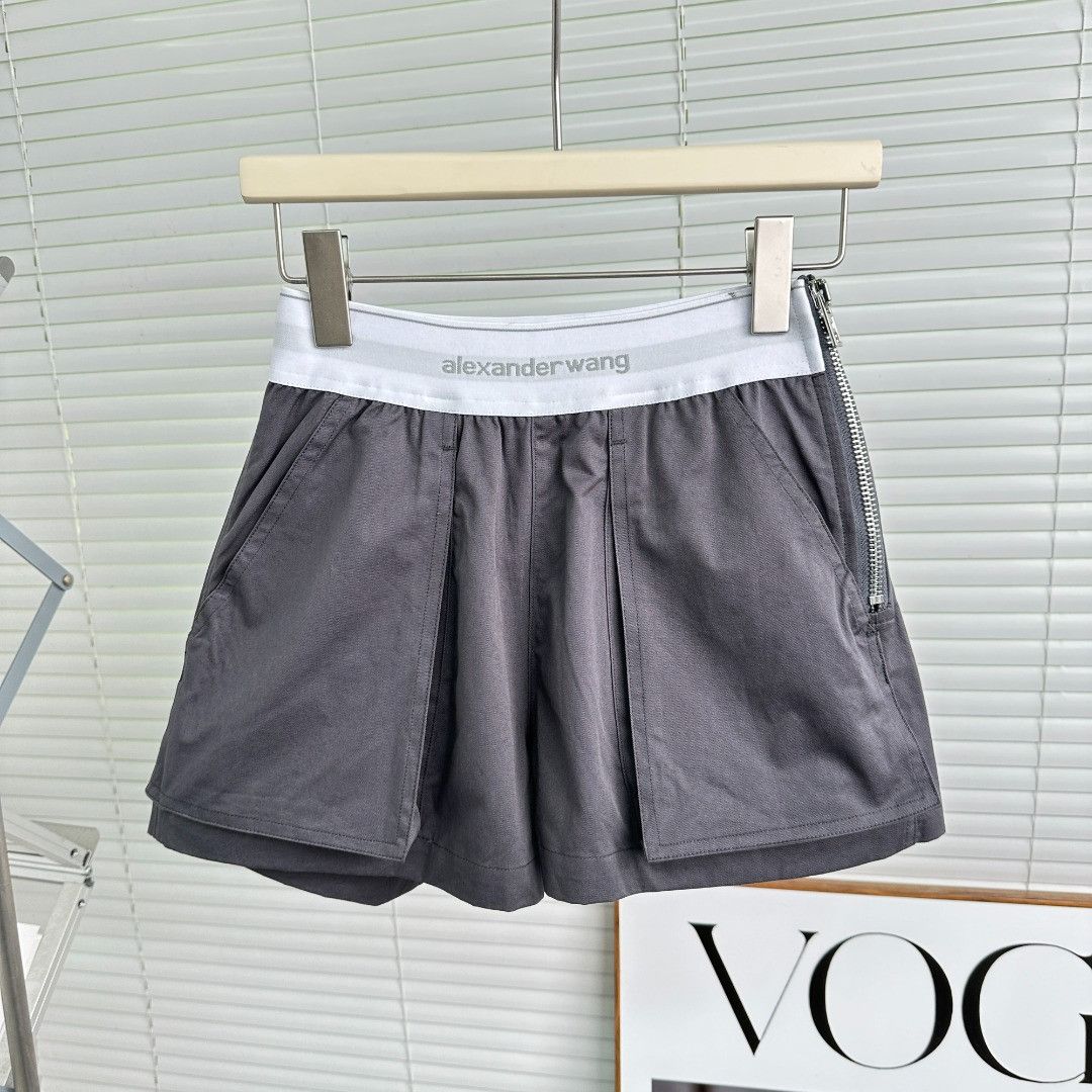 image of Alexander Wang High-Waisted Cargo Rave Short in Black, Women's (Size 26)